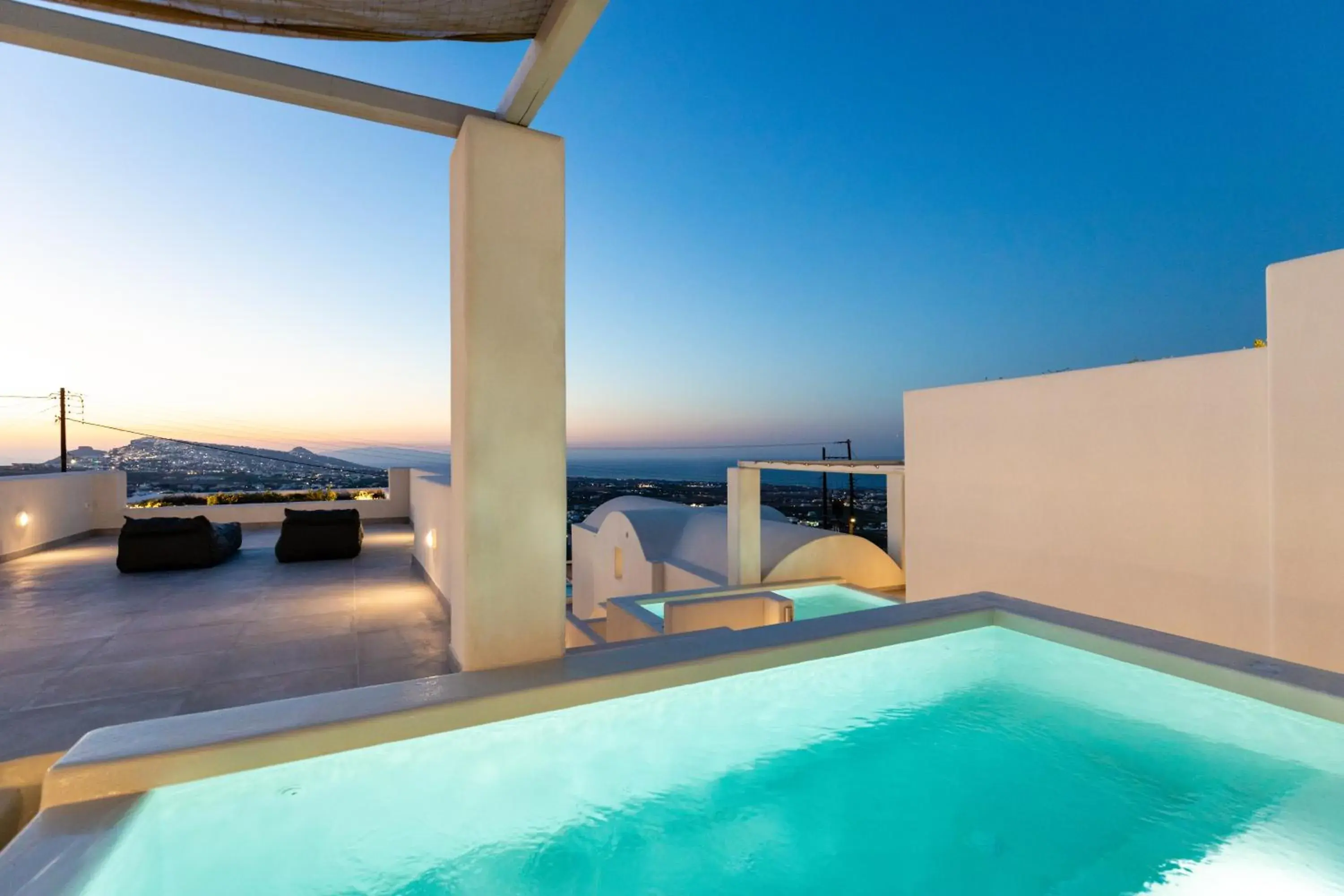 Swimming pool in SERAPIAS SUITES Swimming pool in SERAPIAS SUITES