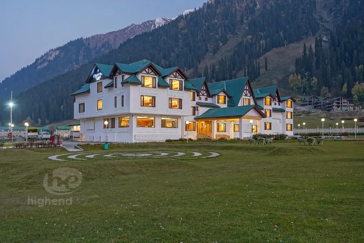 Property building in Country Inn & Suites By Radisson Sonamarg Property building in Country Inn & Suites By Radisson Sonamarg