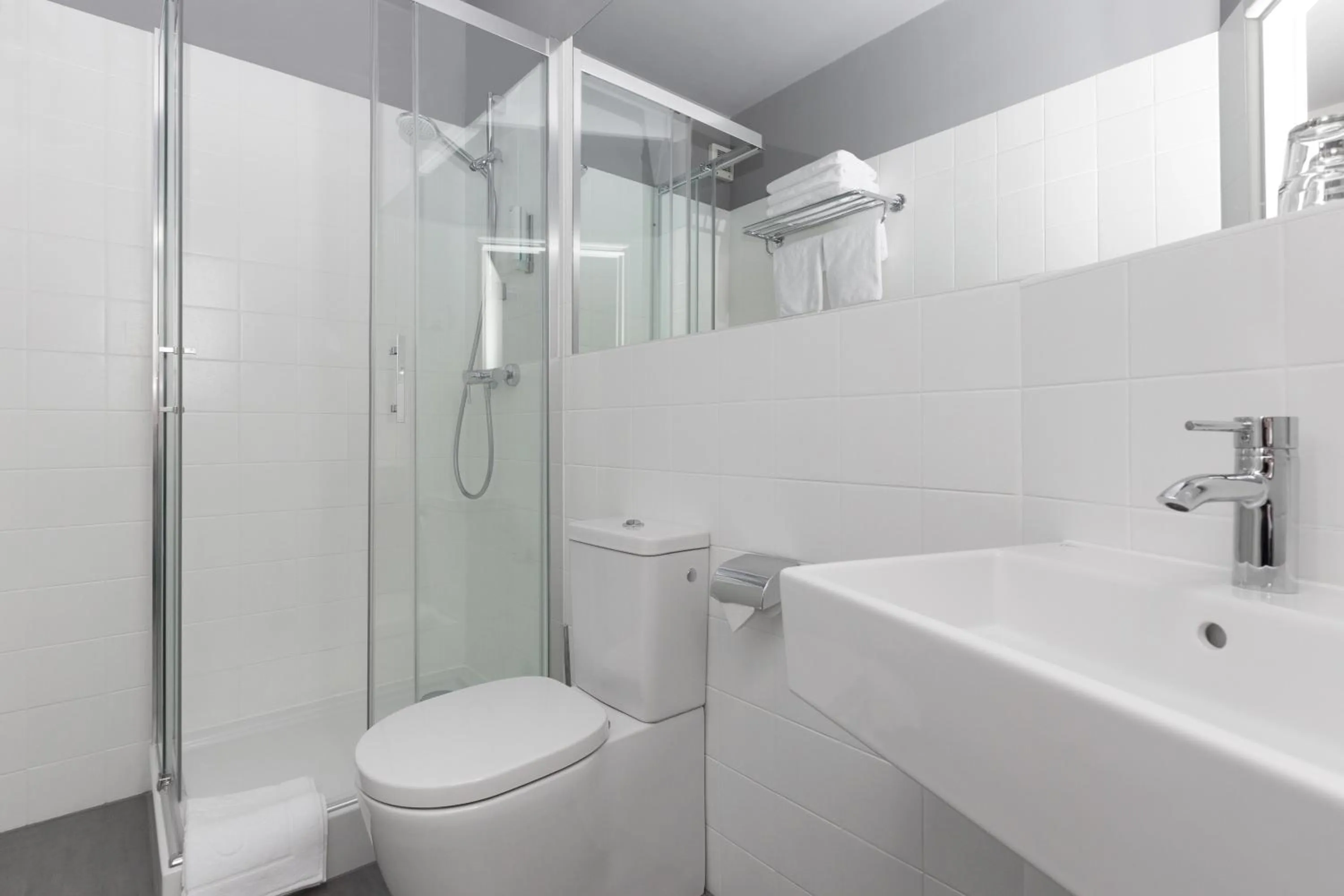 Bathroom in Hotel Perła