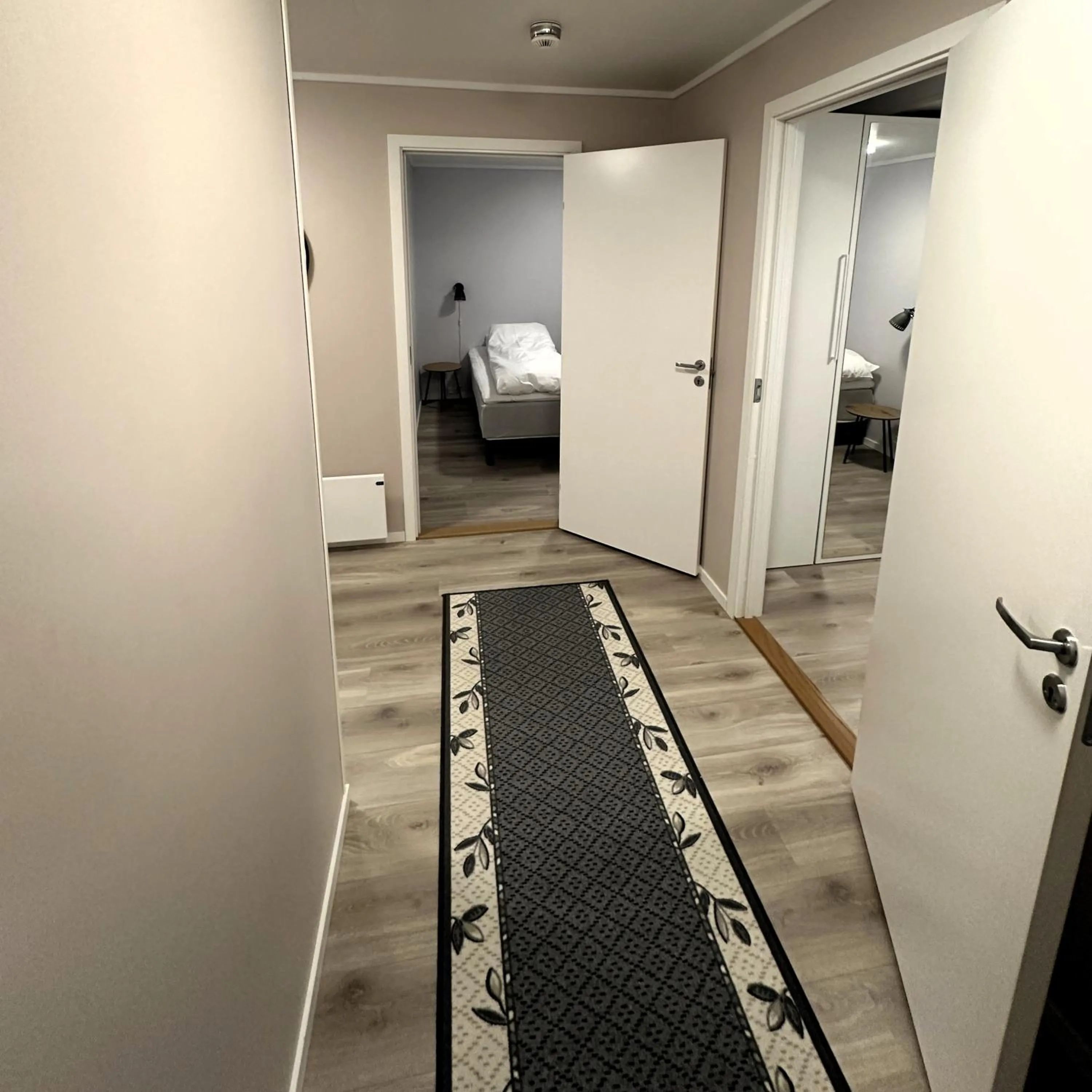 Facade/entrance, Bed in Lofoten Overnatting - Leknes