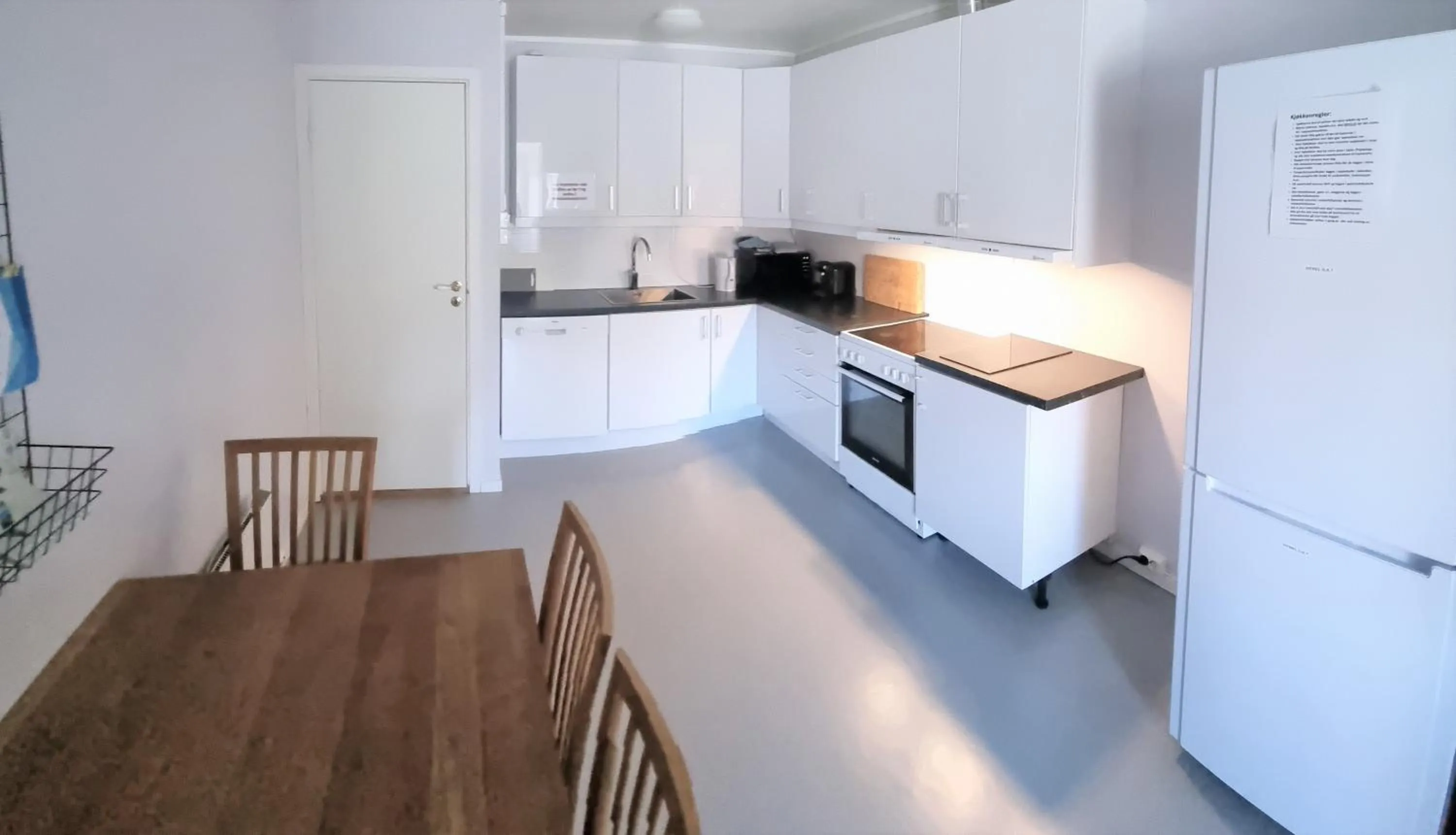 Communal kitchen in Lofoten Overnatting - Leknes