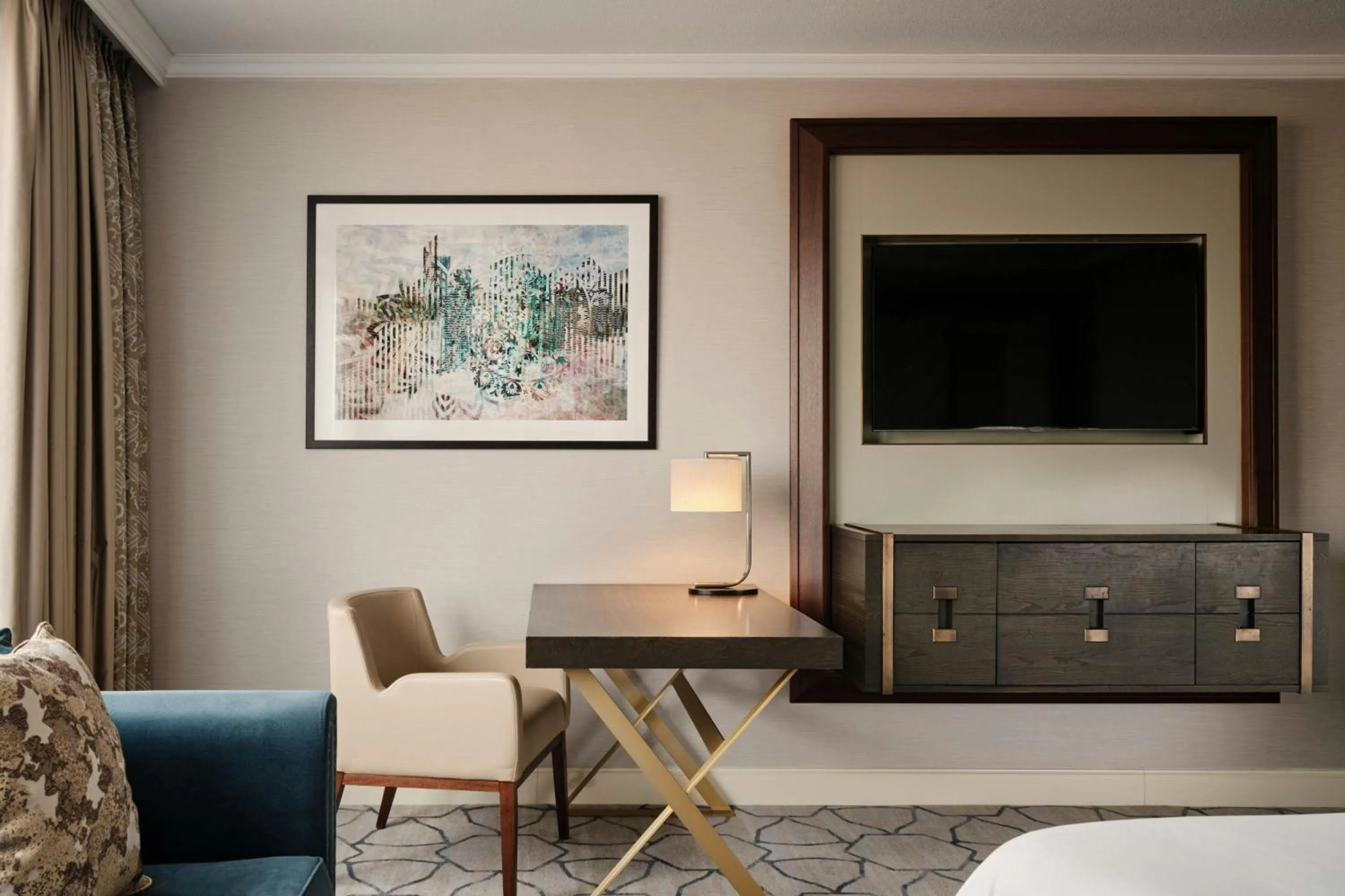 Photo of the whole room in Sheraton Grand Warsaw