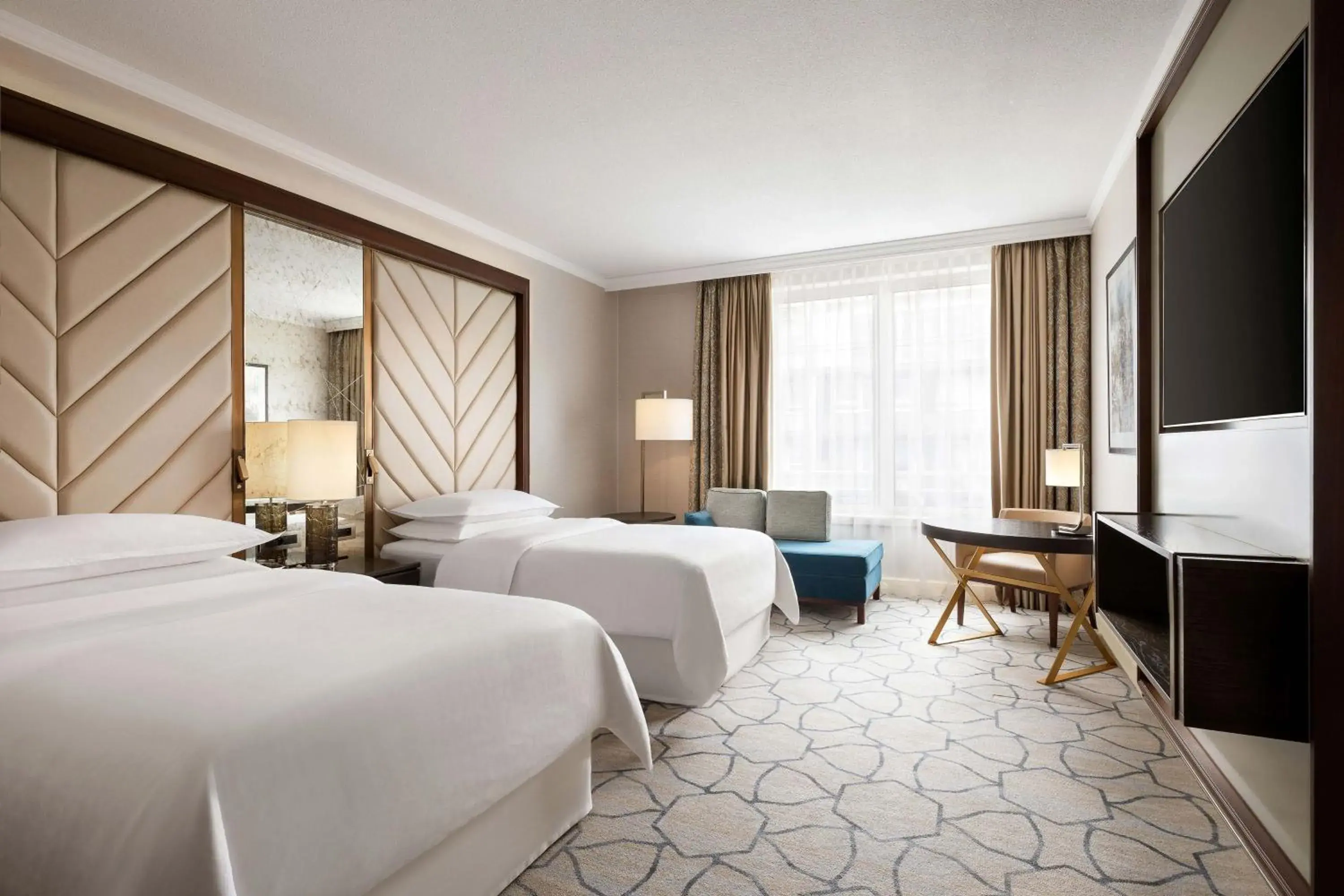 Deluxe Guest room, 2 Twin/Single Bed(s) - single occupancy in Sheraton Grand Warsaw Deluxe Guest room, 2 Twin/Single Bed(s) - single occupancy in Sheraton Grand Warsaw