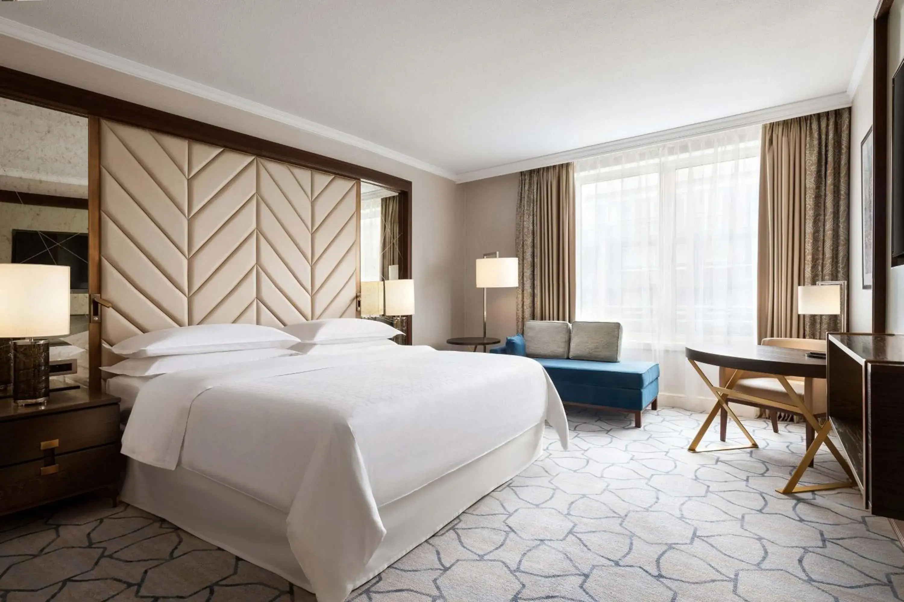 Deluxe Guest room, 1 King in Sheraton Grand Warsaw Deluxe Guest room, 1 King in Sheraton Grand Warsaw