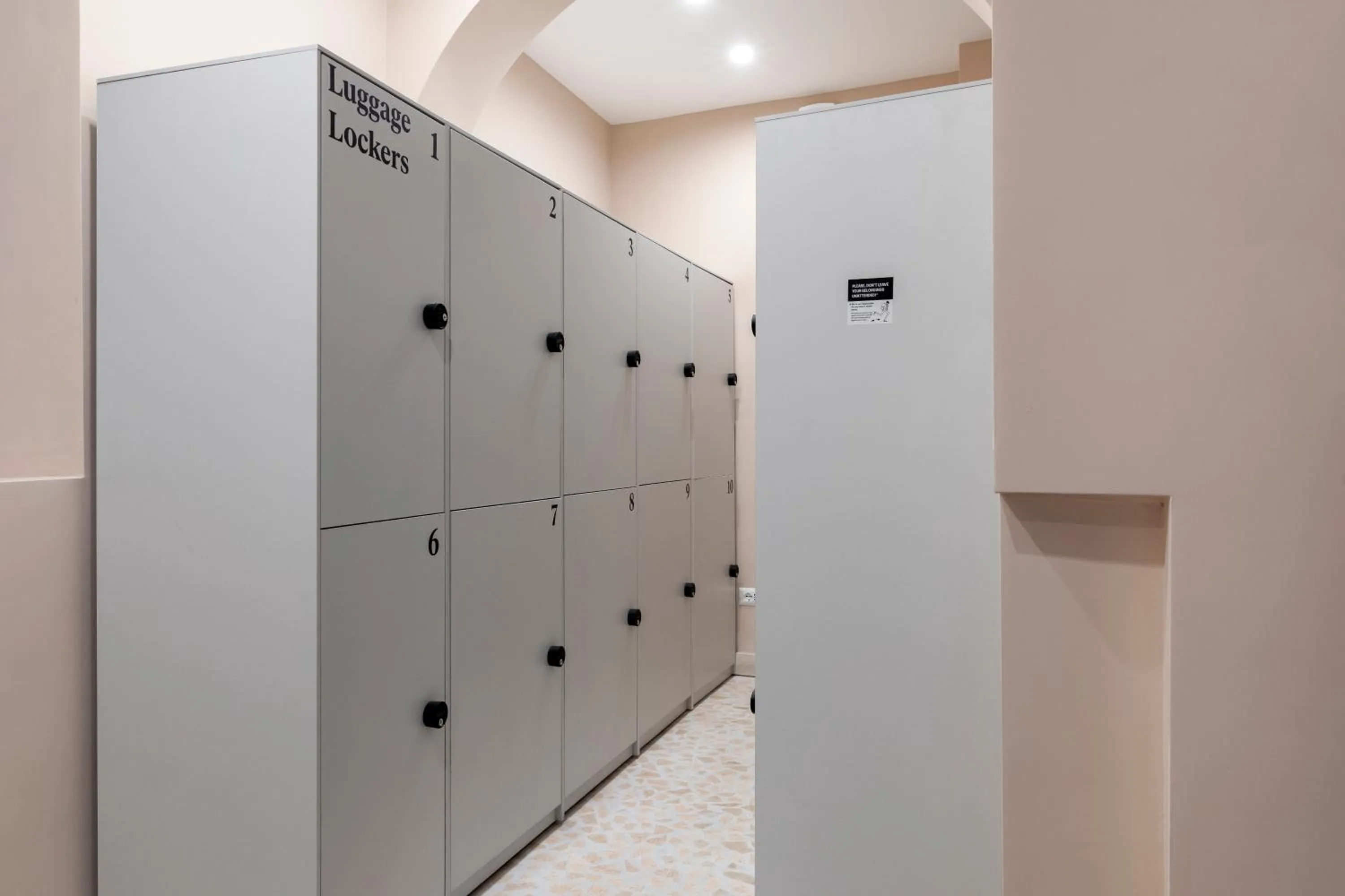 microwave in Numa Rome Portico