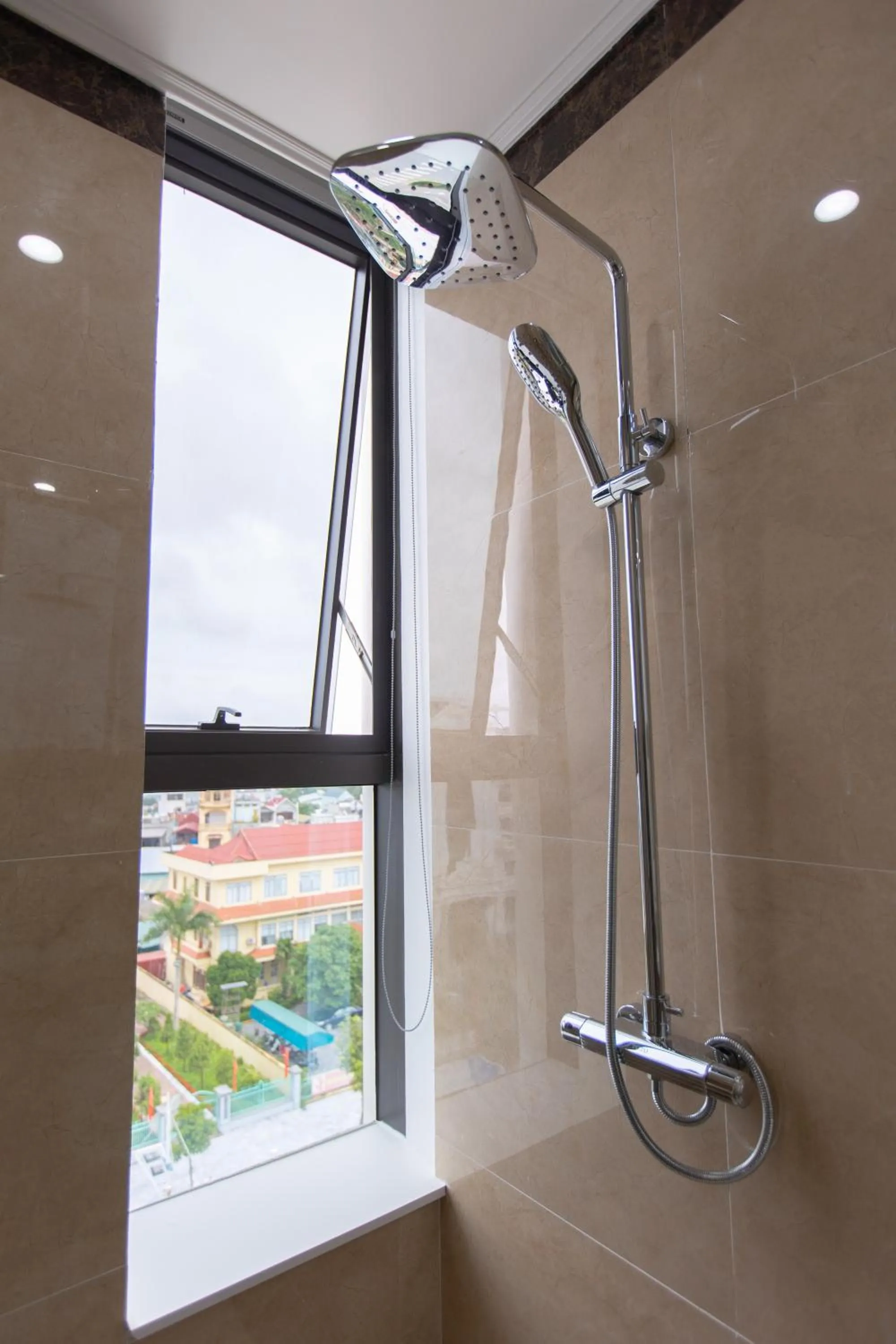 Bathroom in SALA HOTEL MÓNG CÁI