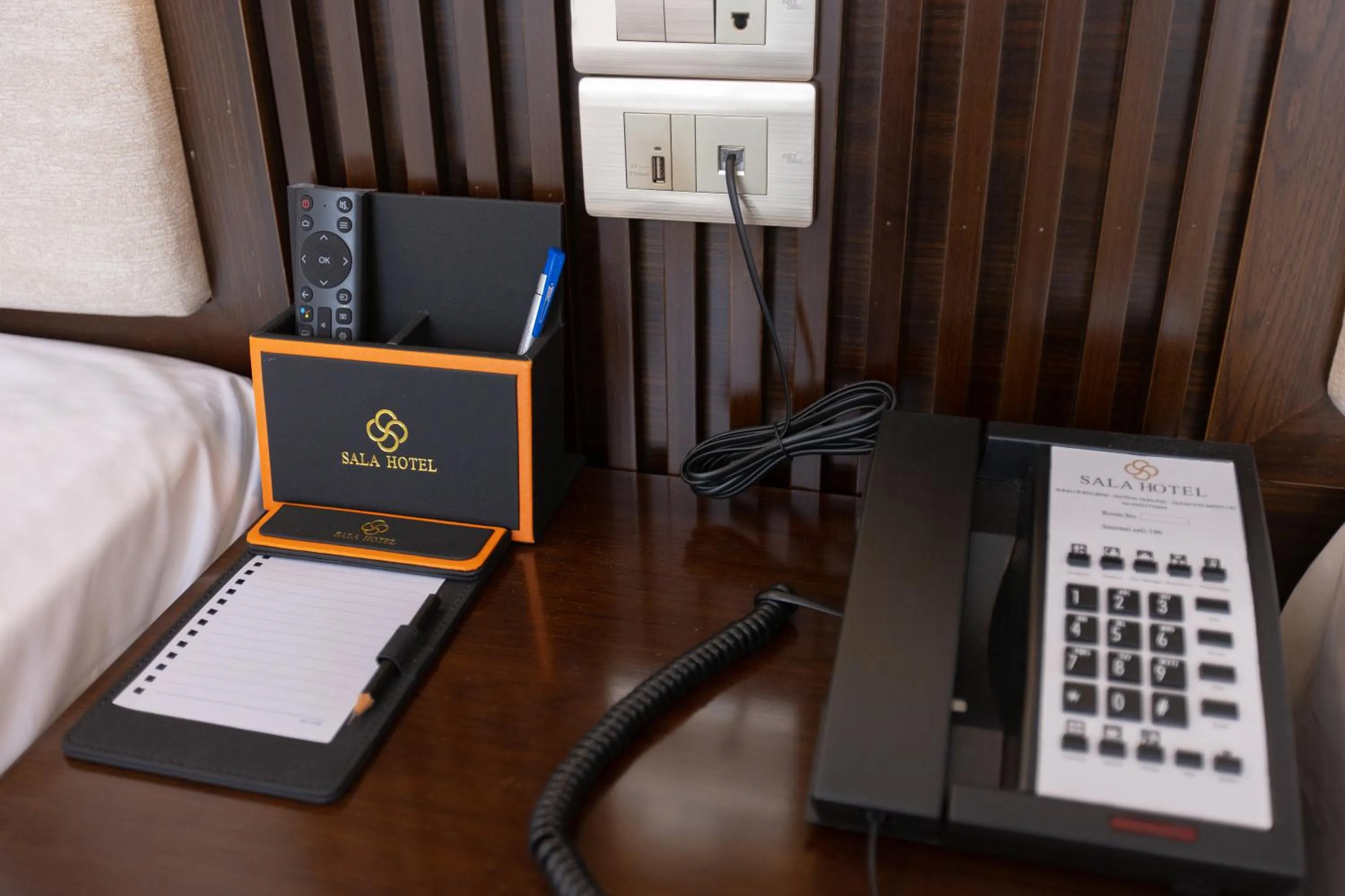 TV and multimedia in SALA HOTEL MÓNG CÁI