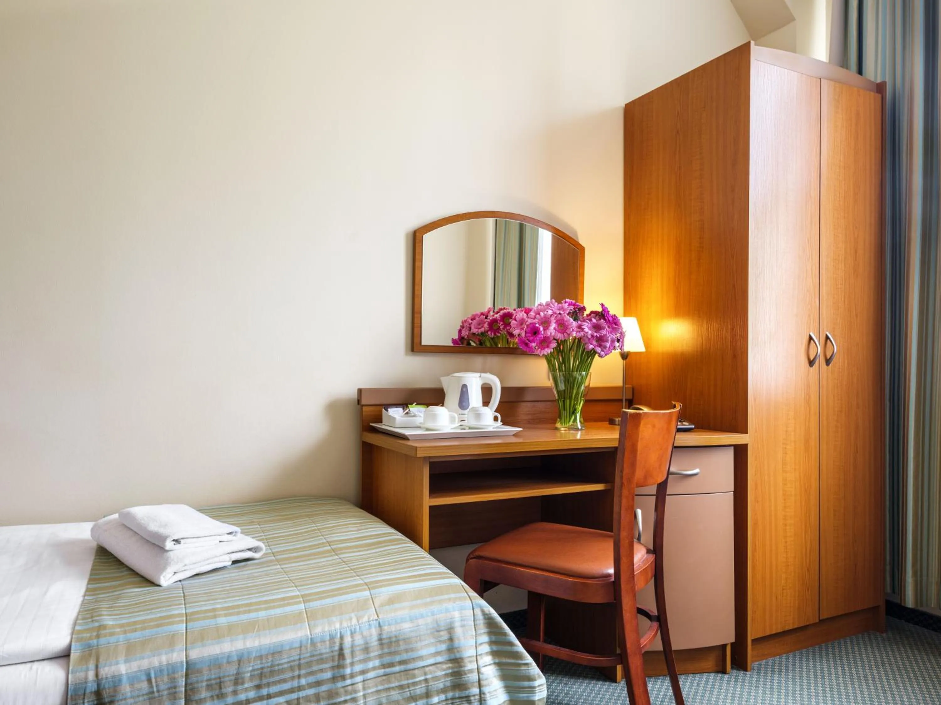 Photo of the whole room, Bed in Hotel Galicya