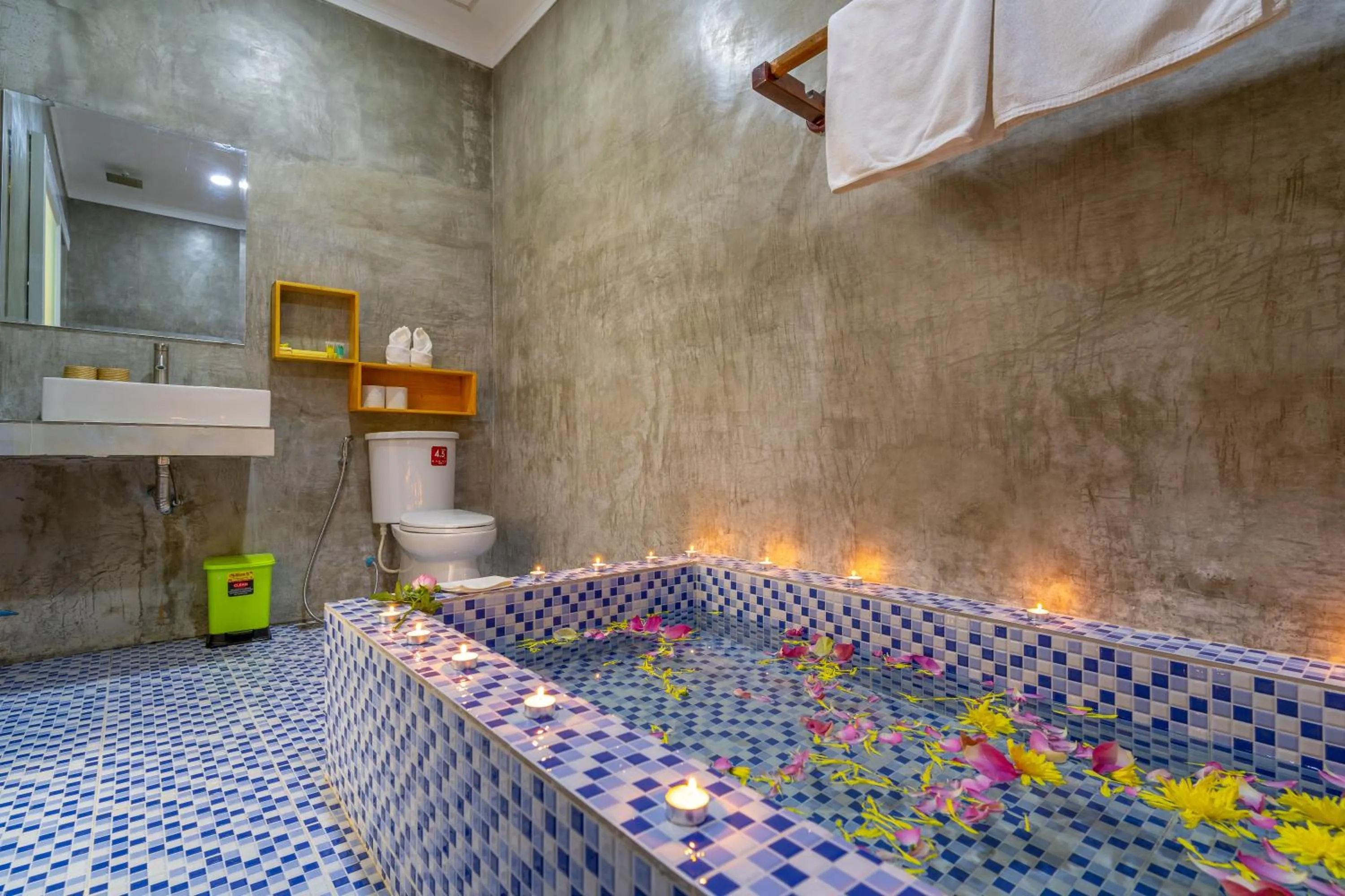 Hot Tub in Angkor Rithy Boutiquese