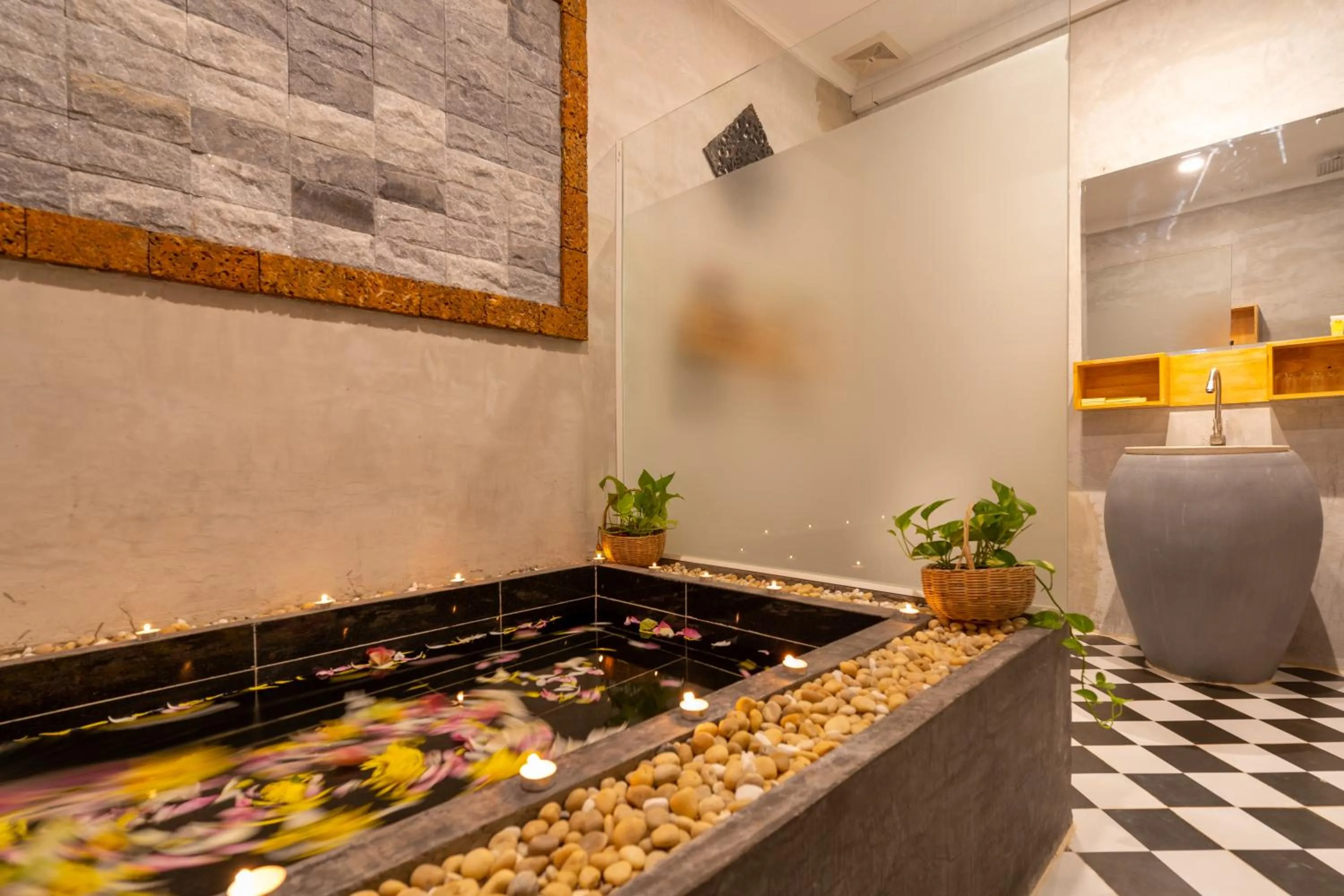 Hot Tub in Angkor Rithy Boutiquese