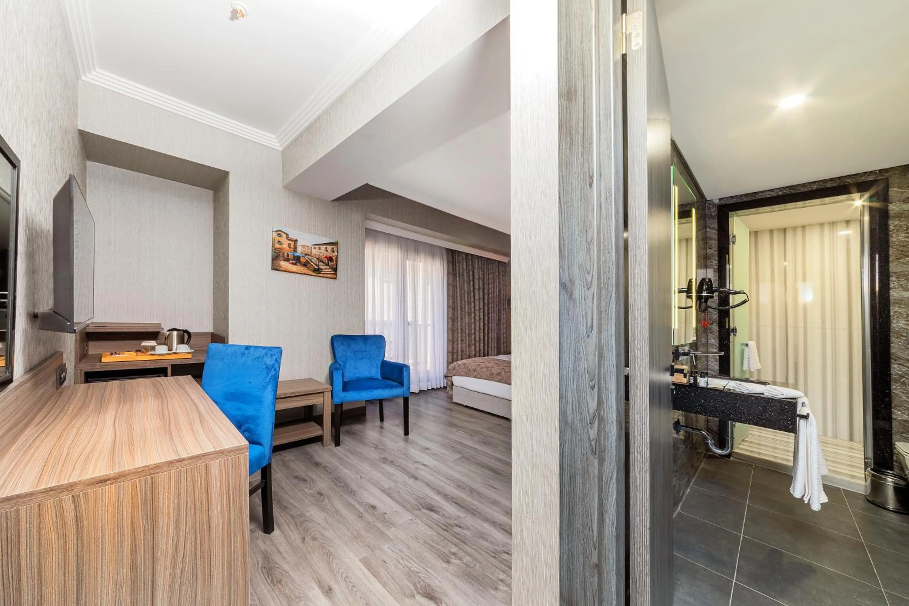 Seating area in Demiray Hotel Old City