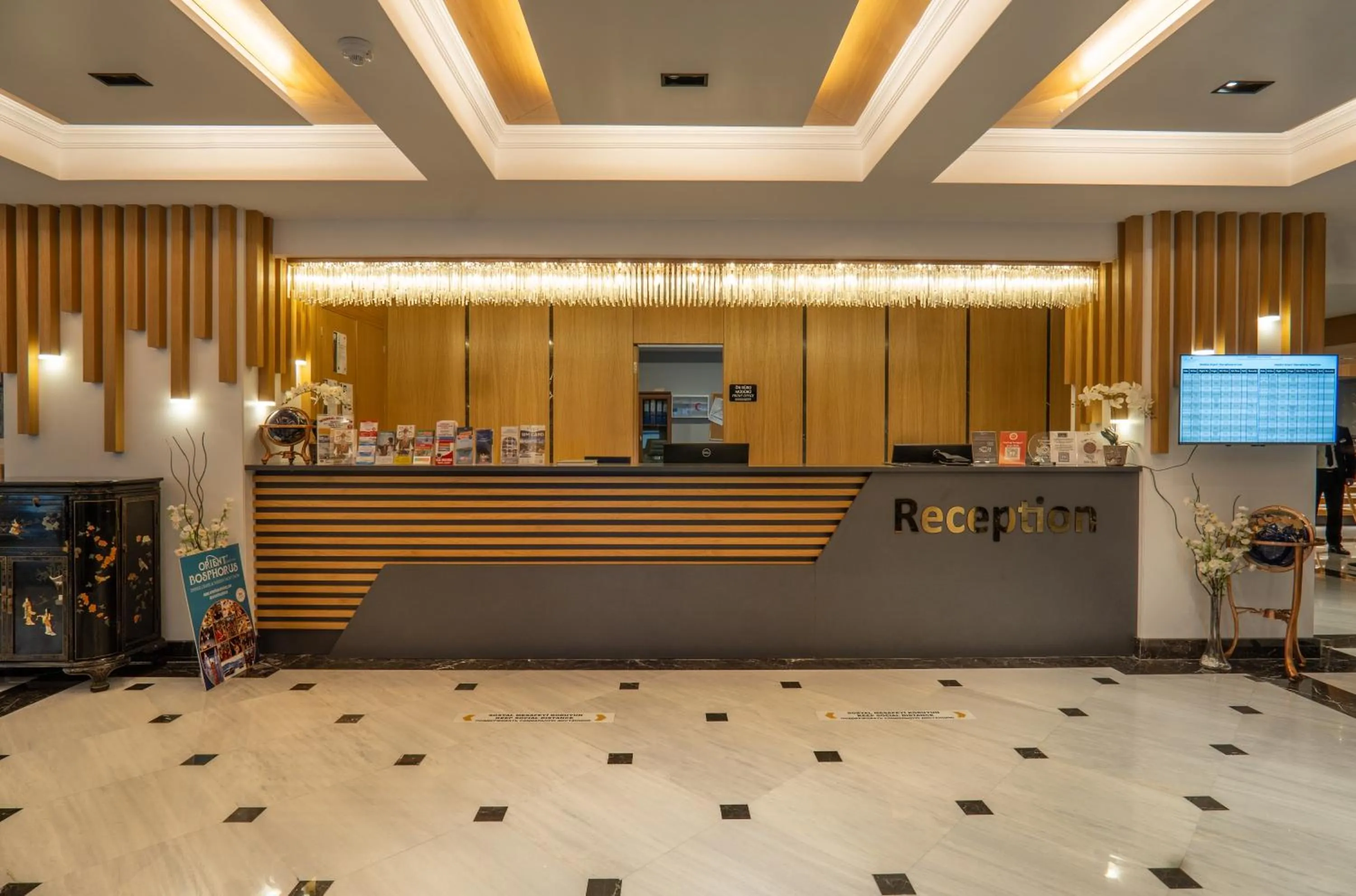 Lobby or reception in Demiray Hotel Old City