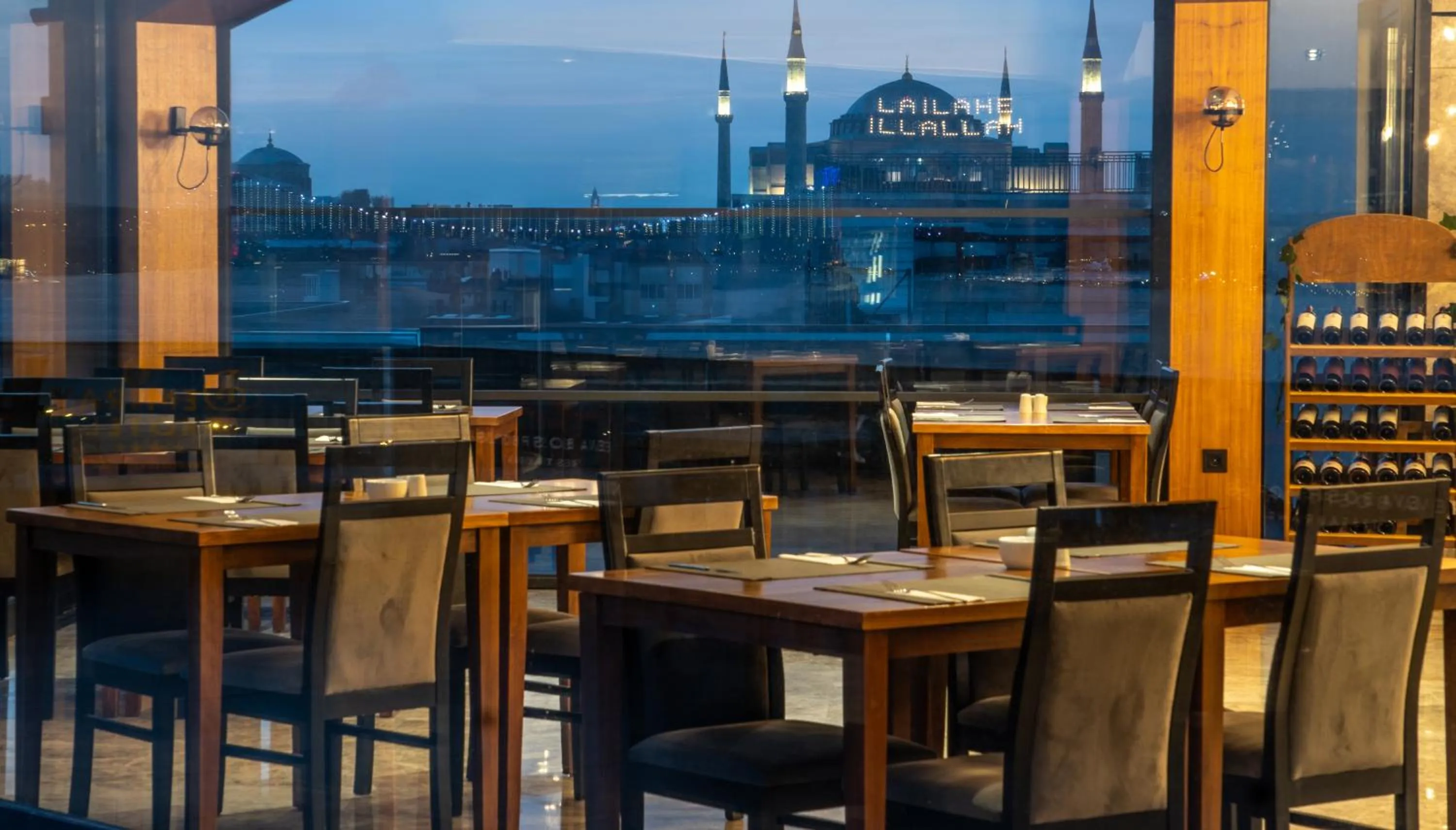 Restaurant/places to eat in Demiray Hotel Old City