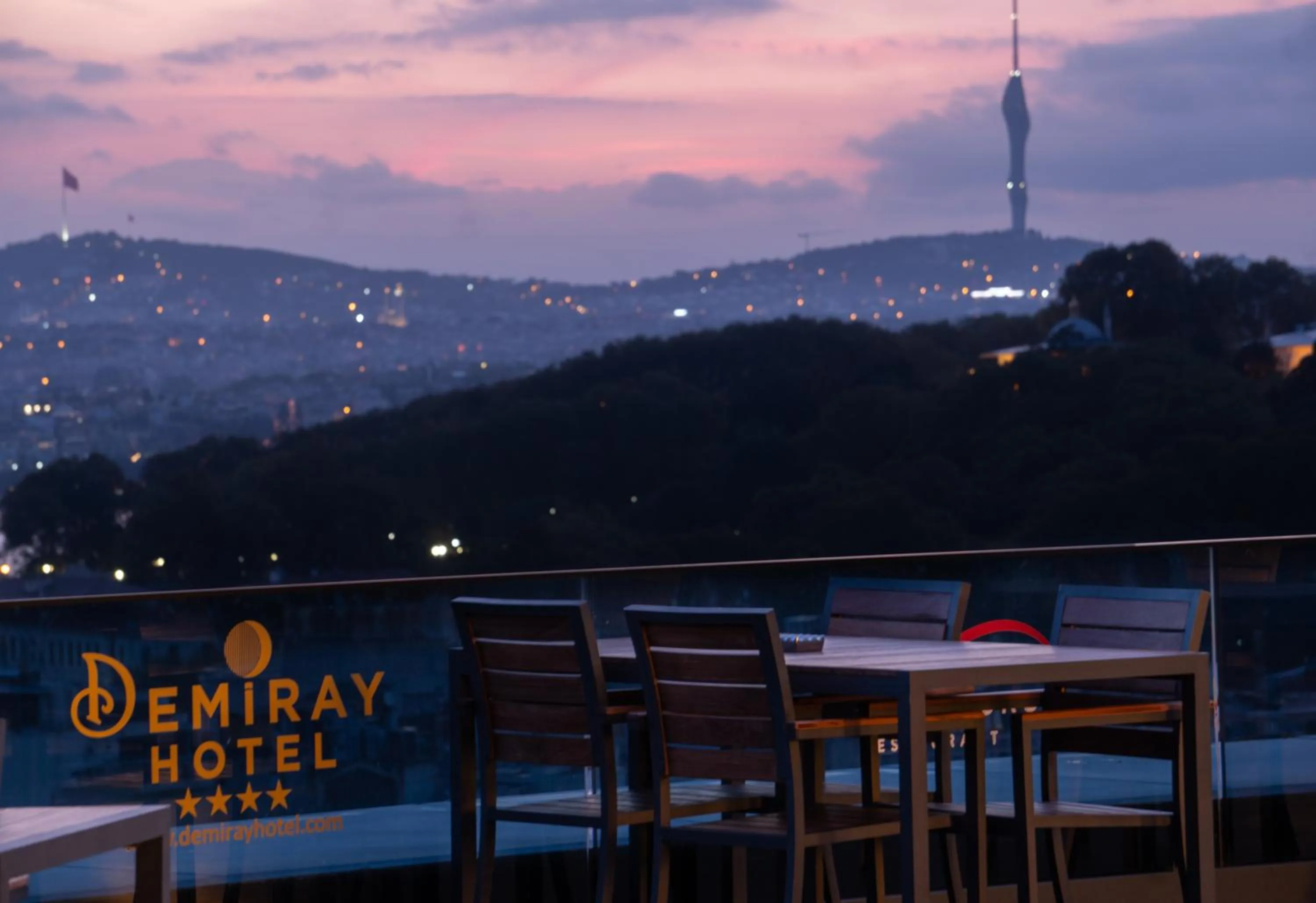 Restaurant/places to eat in Demiray Hotel Old City