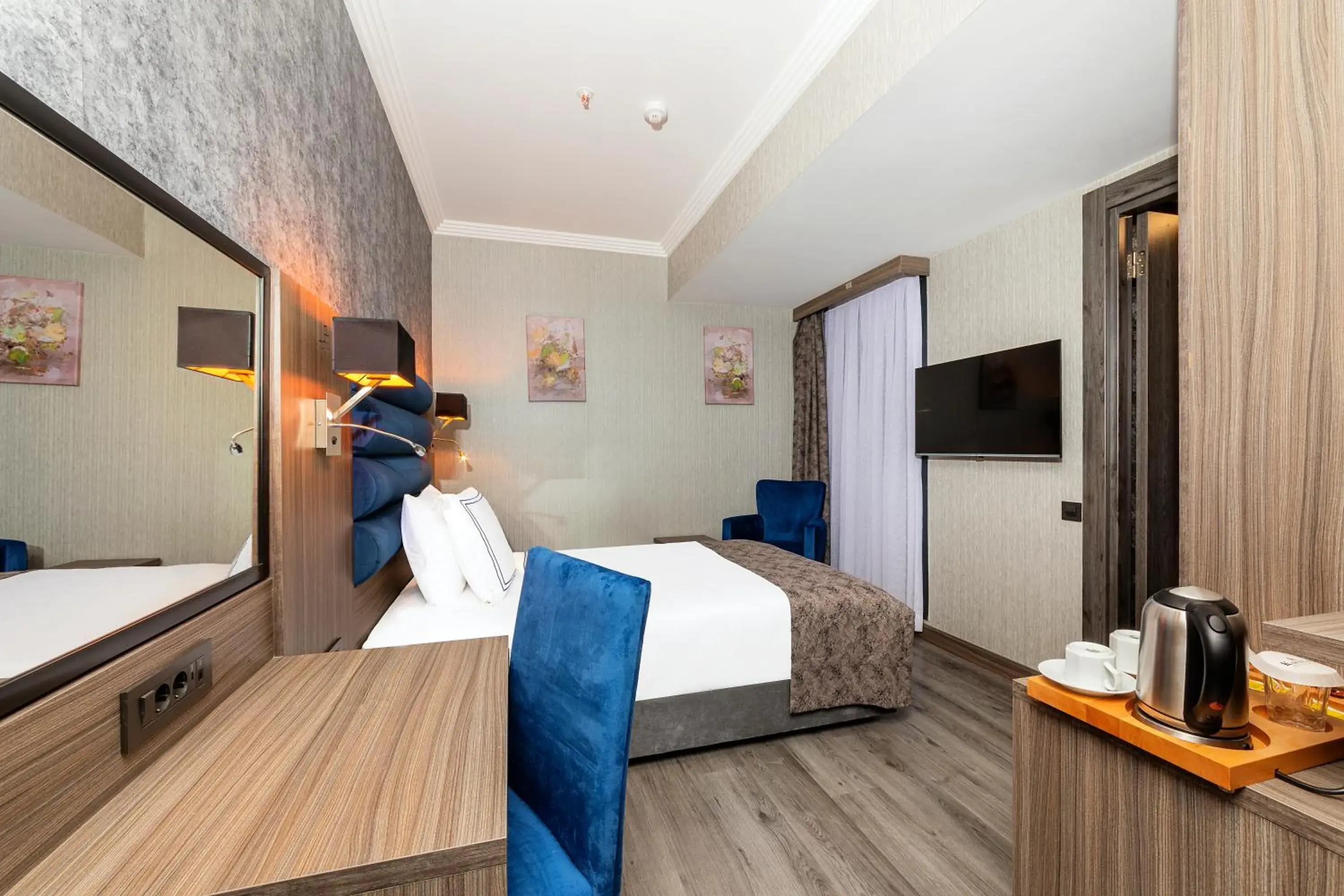 Balcony/Terrace, Bed in Demiray Hotel Old City Balcony/Terrace, Bed in Demiray Hotel Old City