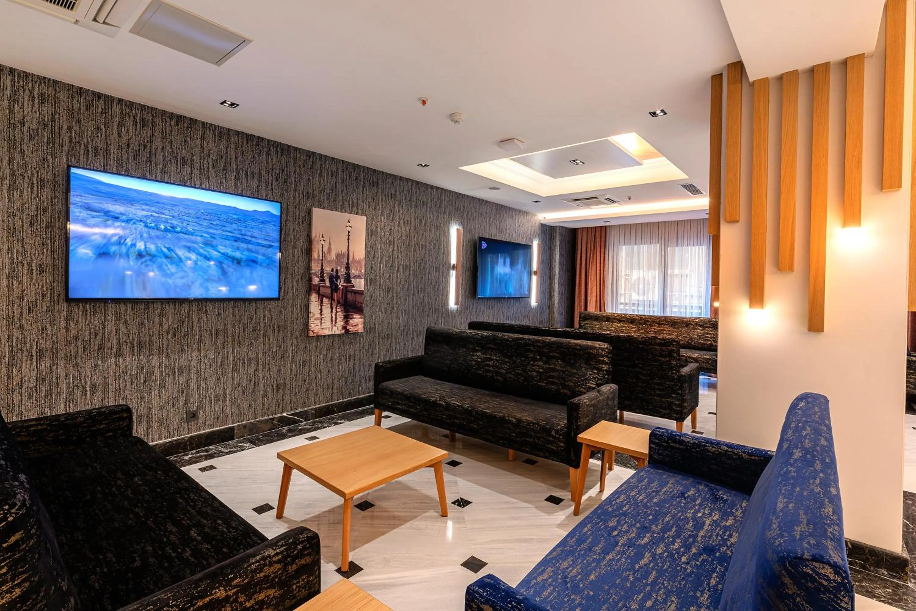 Lobby or reception in Demiray Hotel Old City