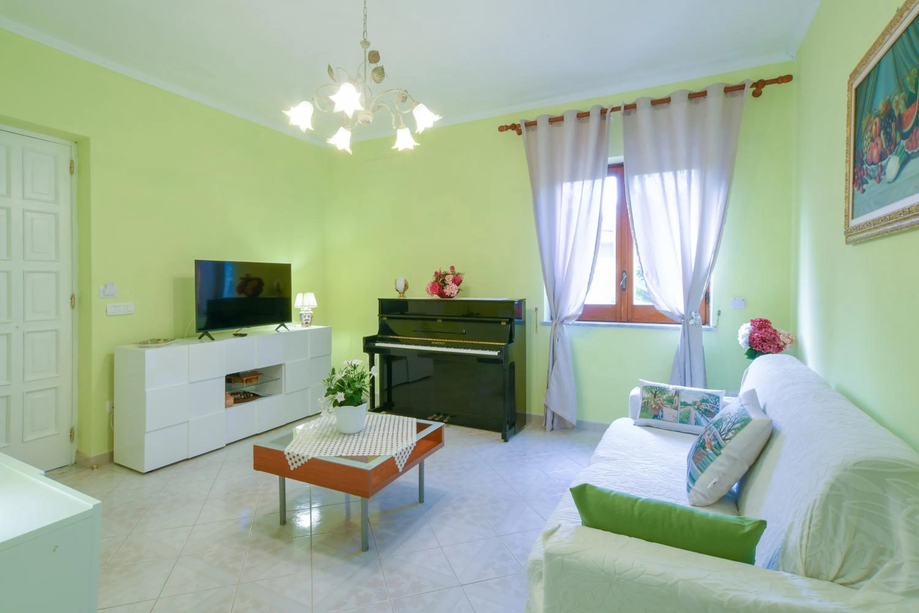 Daisy House