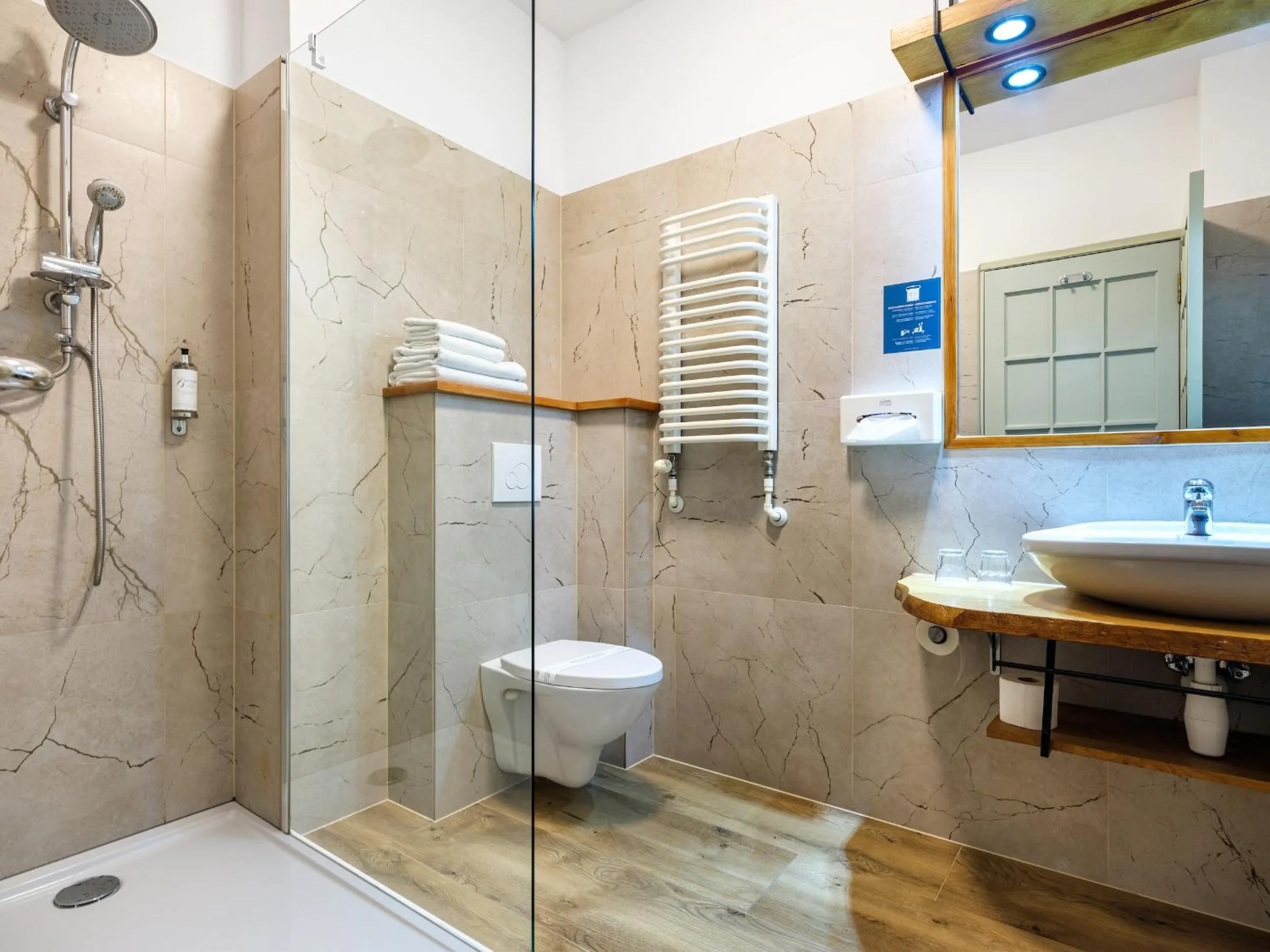 Shower in Hotel Batory