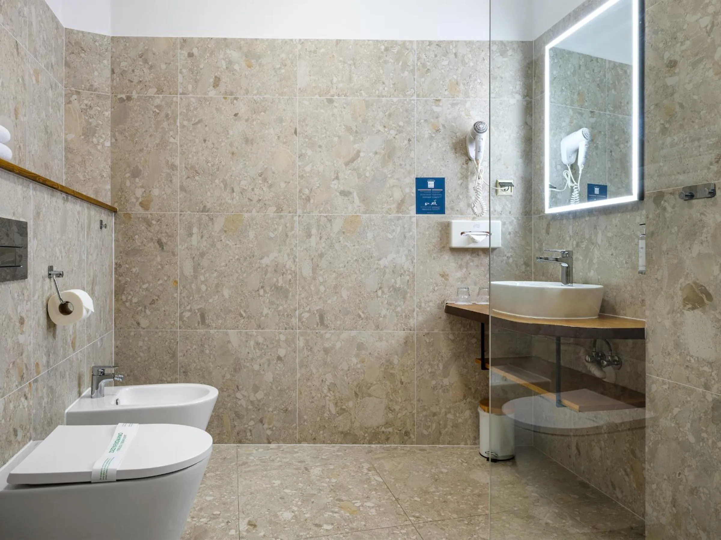 Shower in Hotel Batory