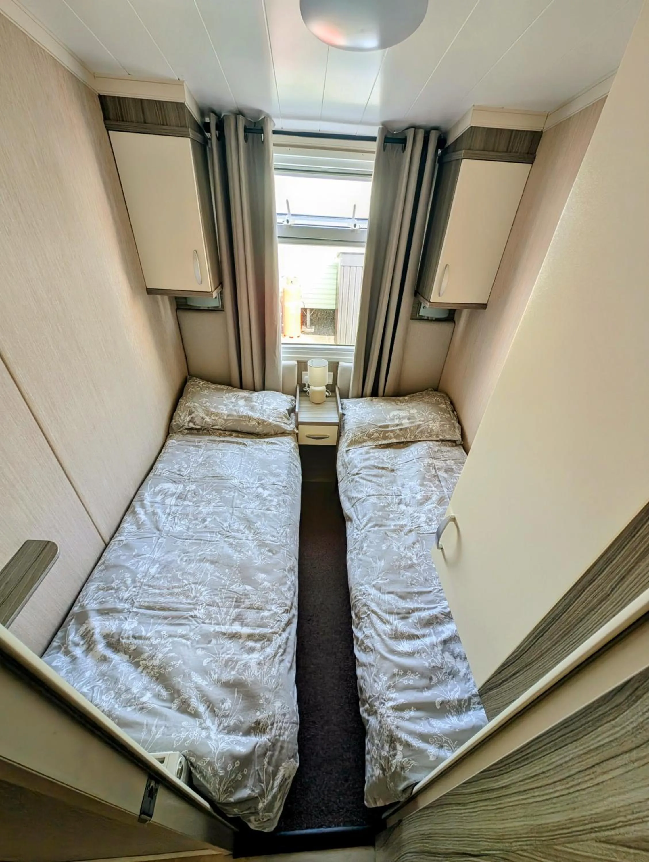 Bed in Golden Palm Getaway's PG143
