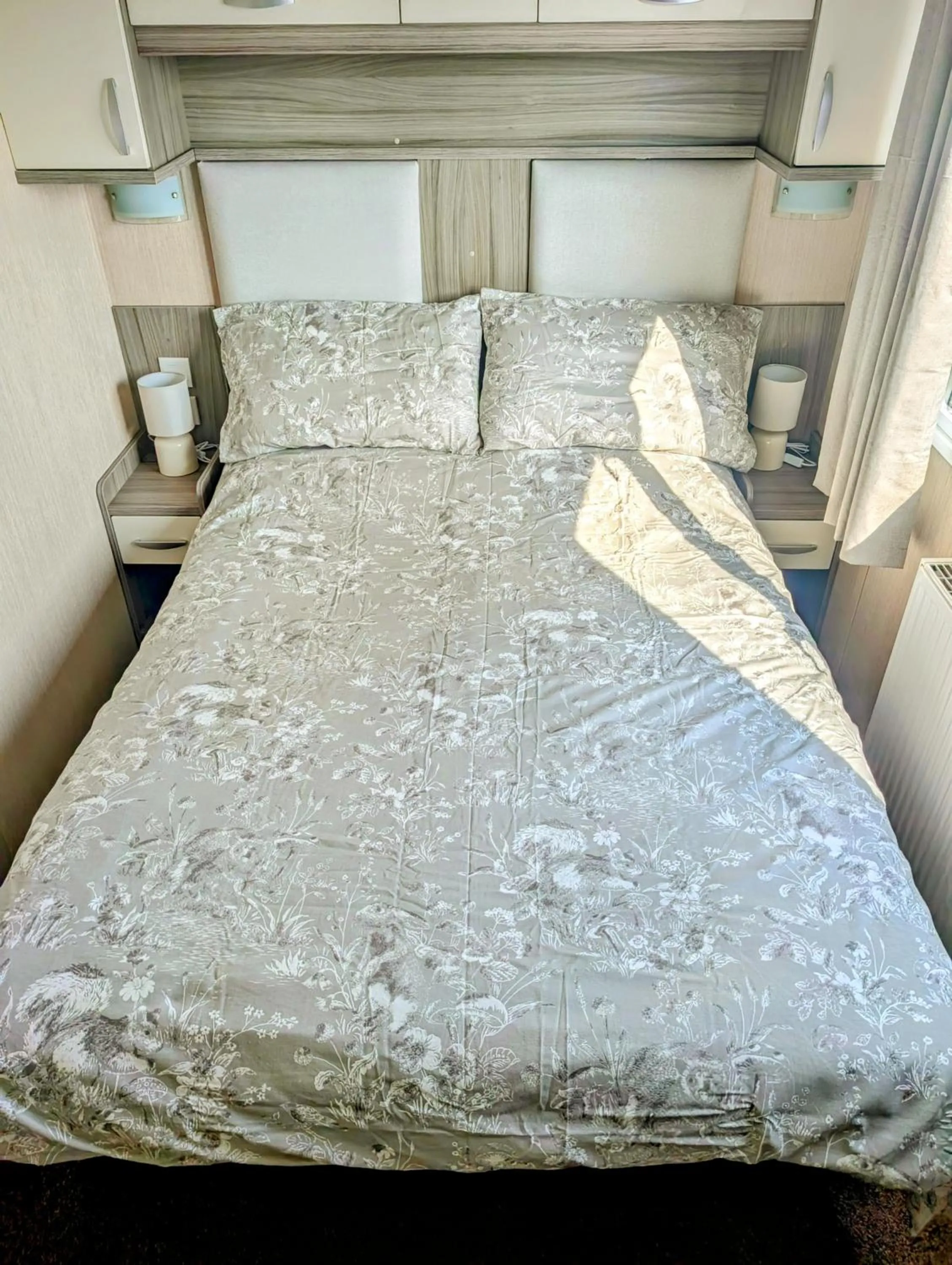 Bed in Golden Palm Getaway's PG143