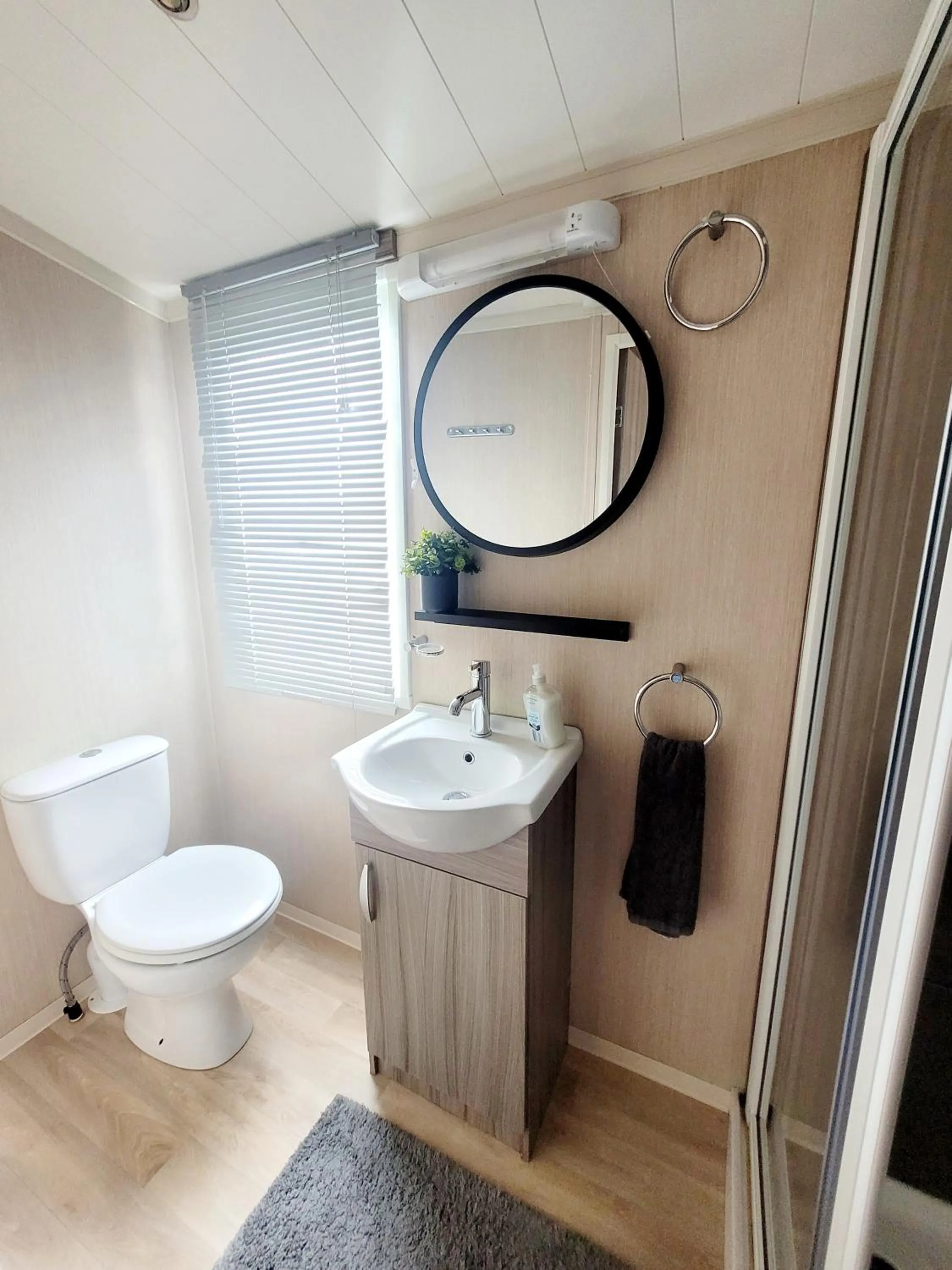 Golden Palm Getaway's PG143