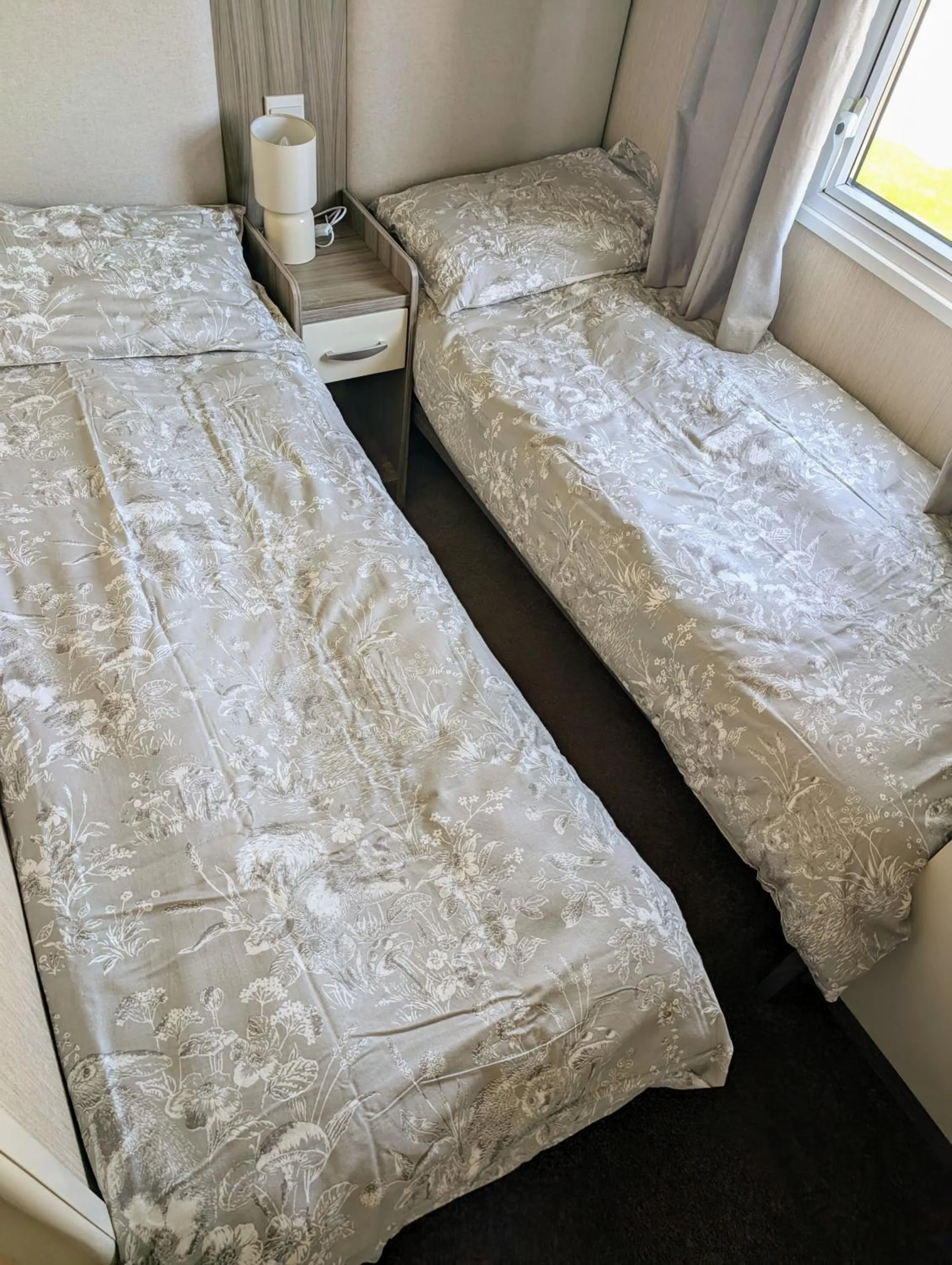 Bed in Golden Palm Getaway's PG143
