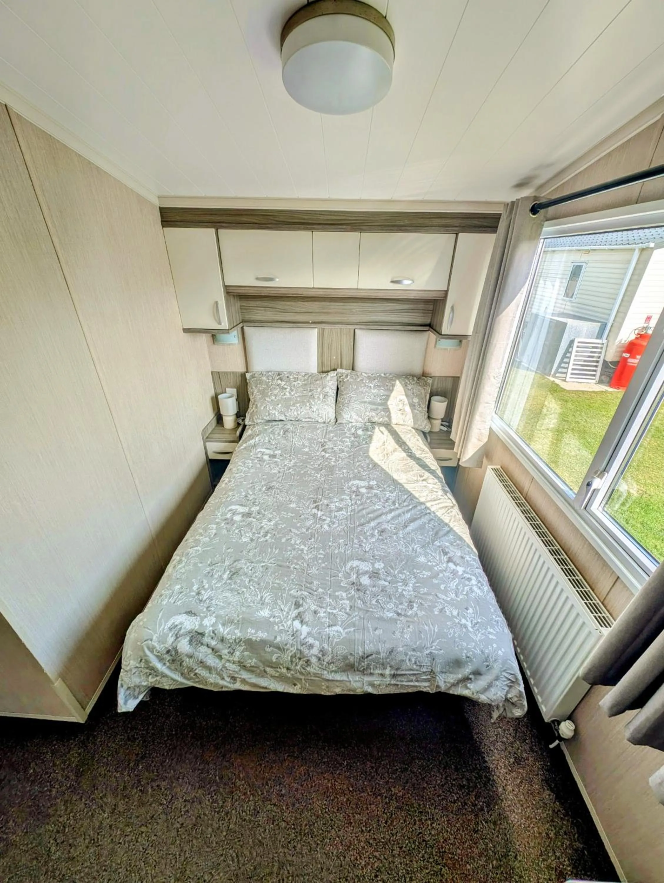 Bed in Golden Palm Getaway's PG143