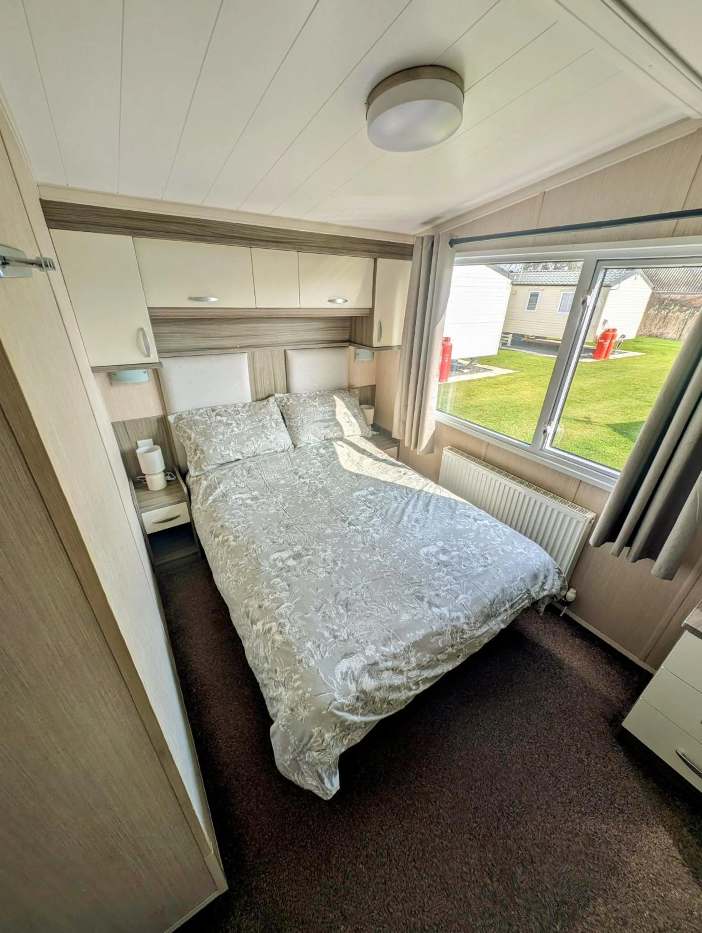 Bed in Golden Palm Getaway's PG143