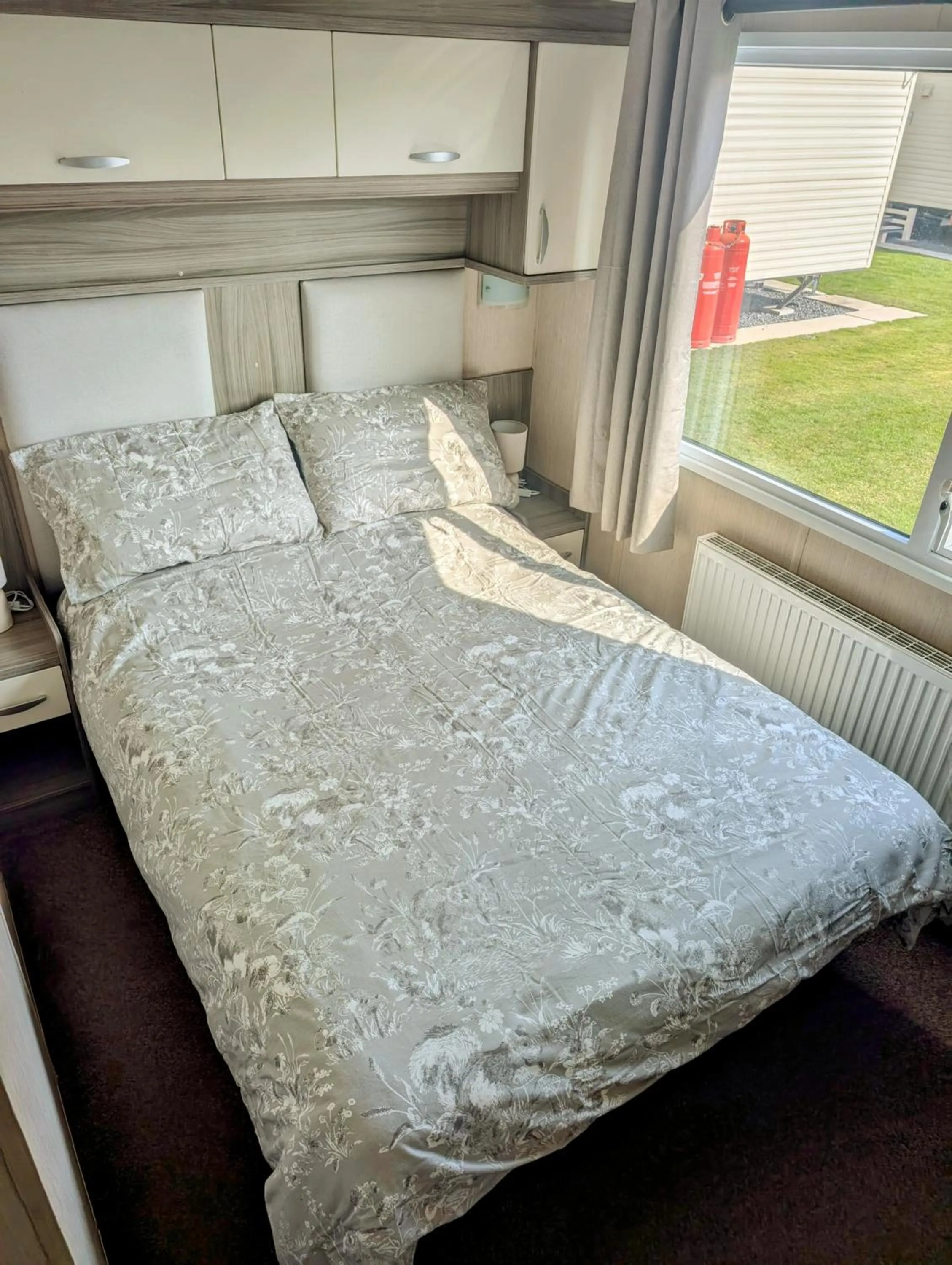 Bed in Golden Palm Getaway's PG143