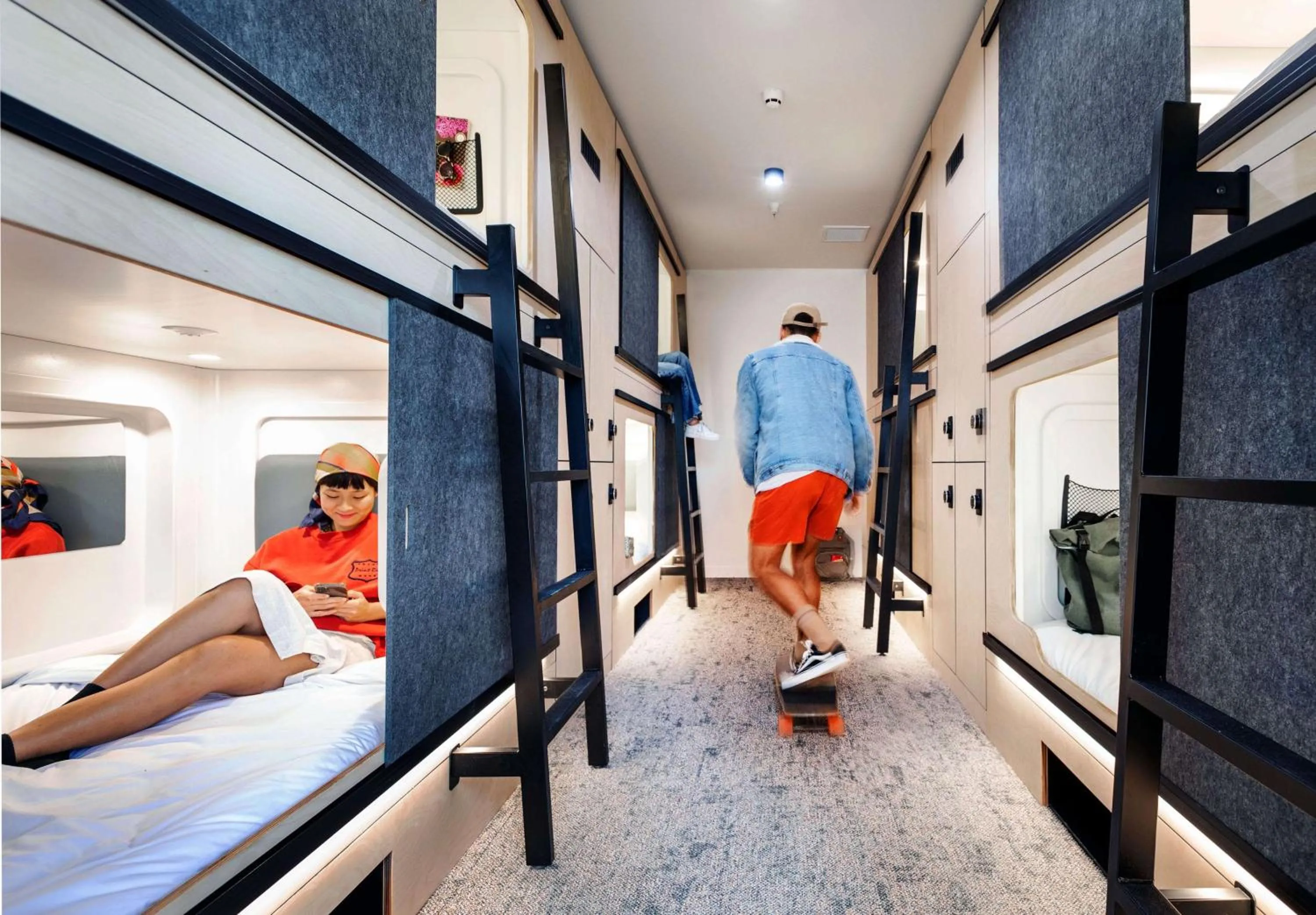 Bedroom, Bed in LyLo Auckland Hotel