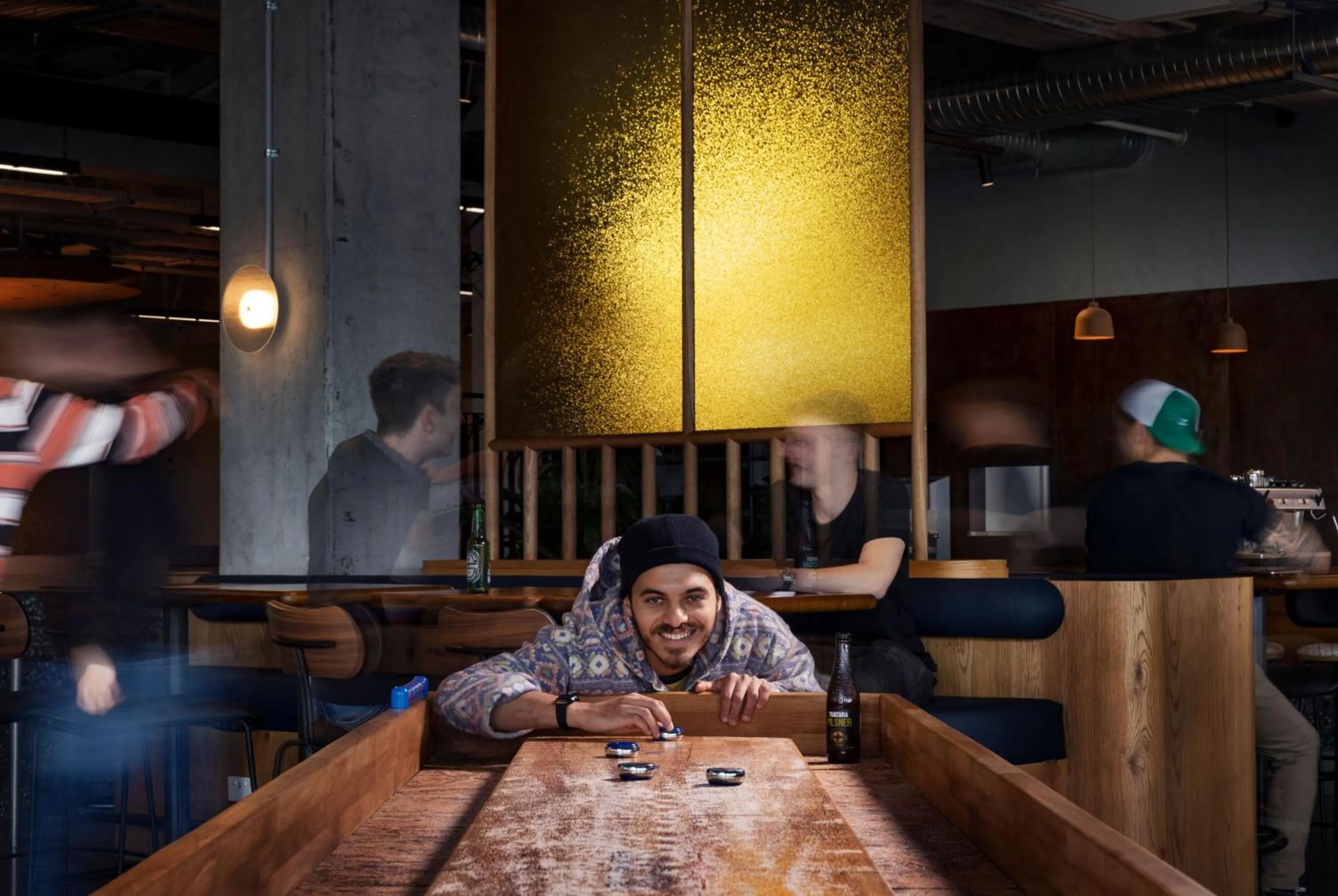 Restaurant/places to eat in LyLo Auckland Hotel