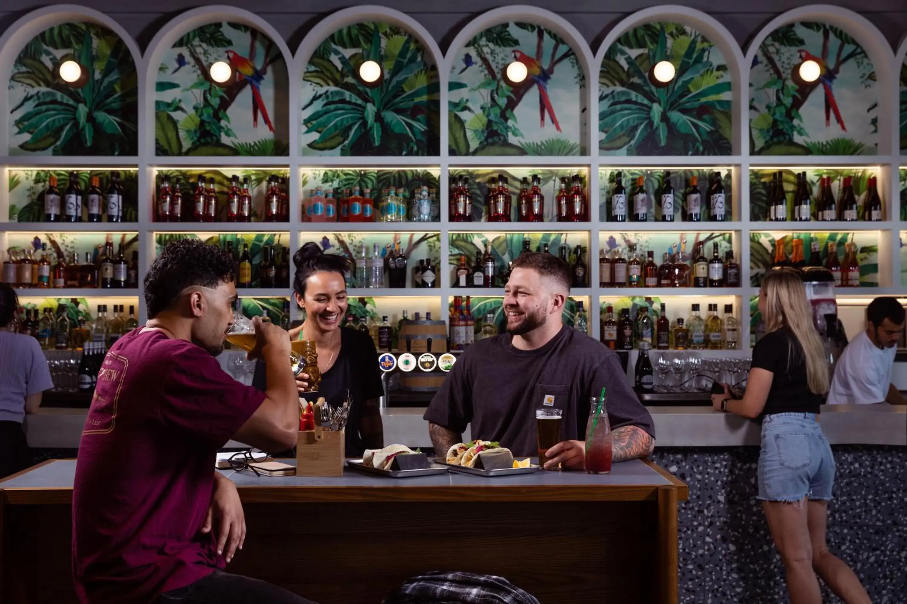 Restaurant/places to eat in LyLo Auckland Hotel Restaurant/places to eat in LyLo Auckland Hotel