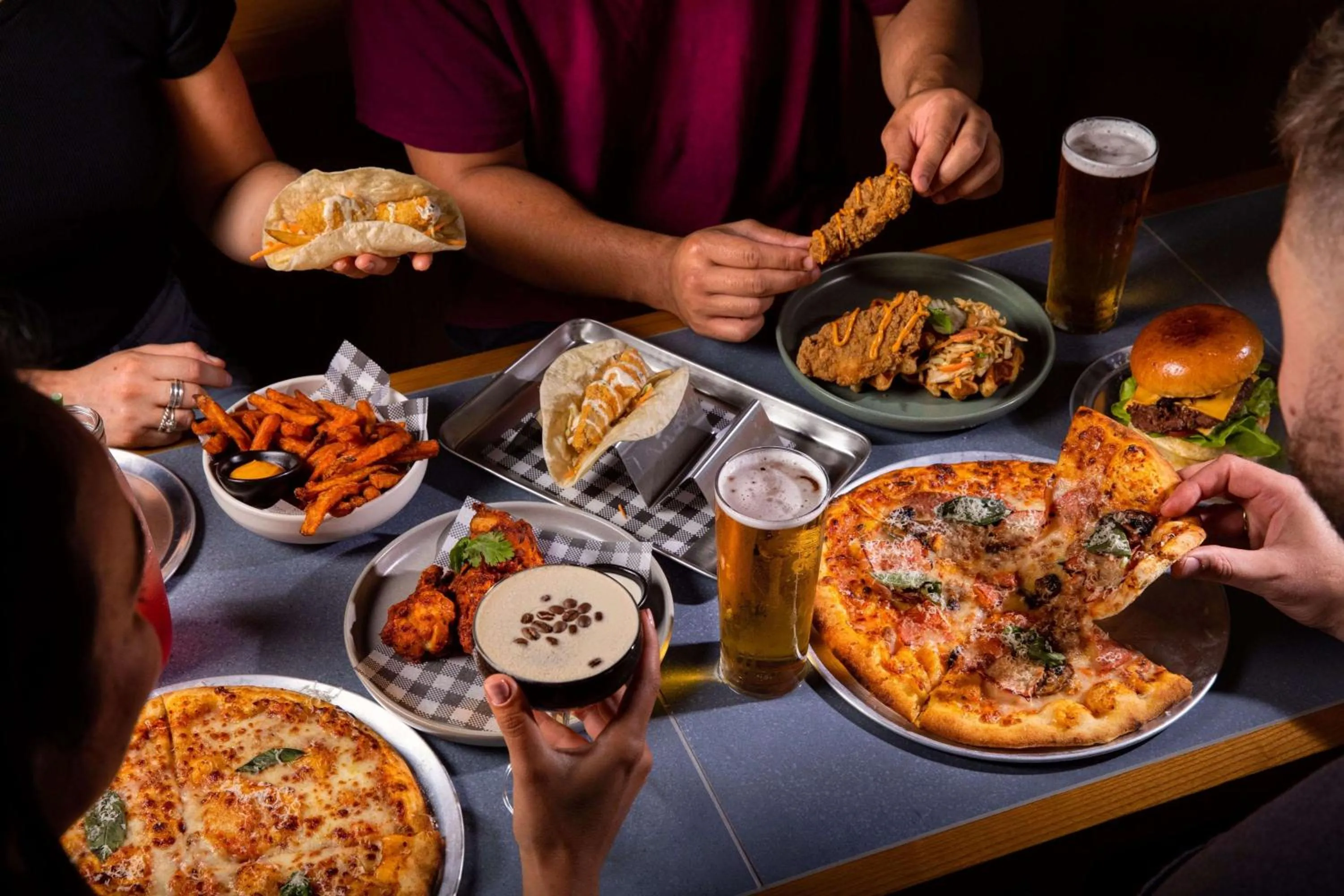 Restaurant/places to eat in LyLo Auckland Hotel