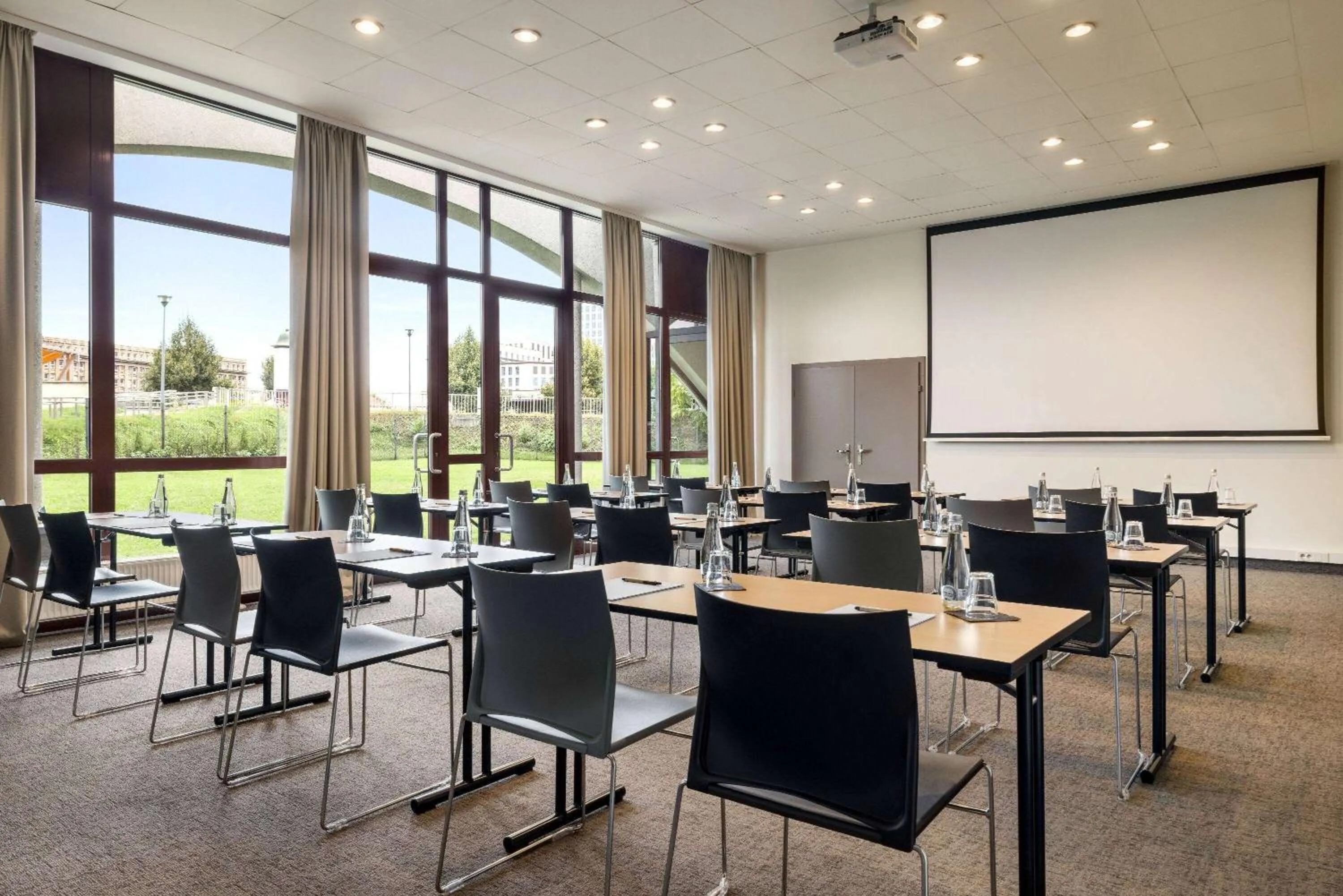 Meeting/conference room in Vienna House Easy by Wyndham Cracow