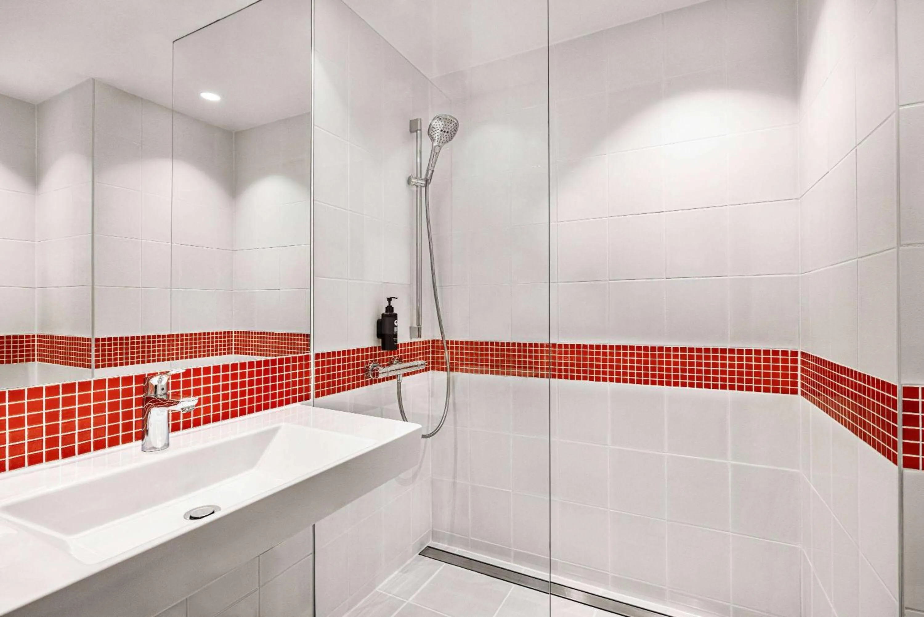 Bathroom in Vienna House Easy by Wyndham Cracow