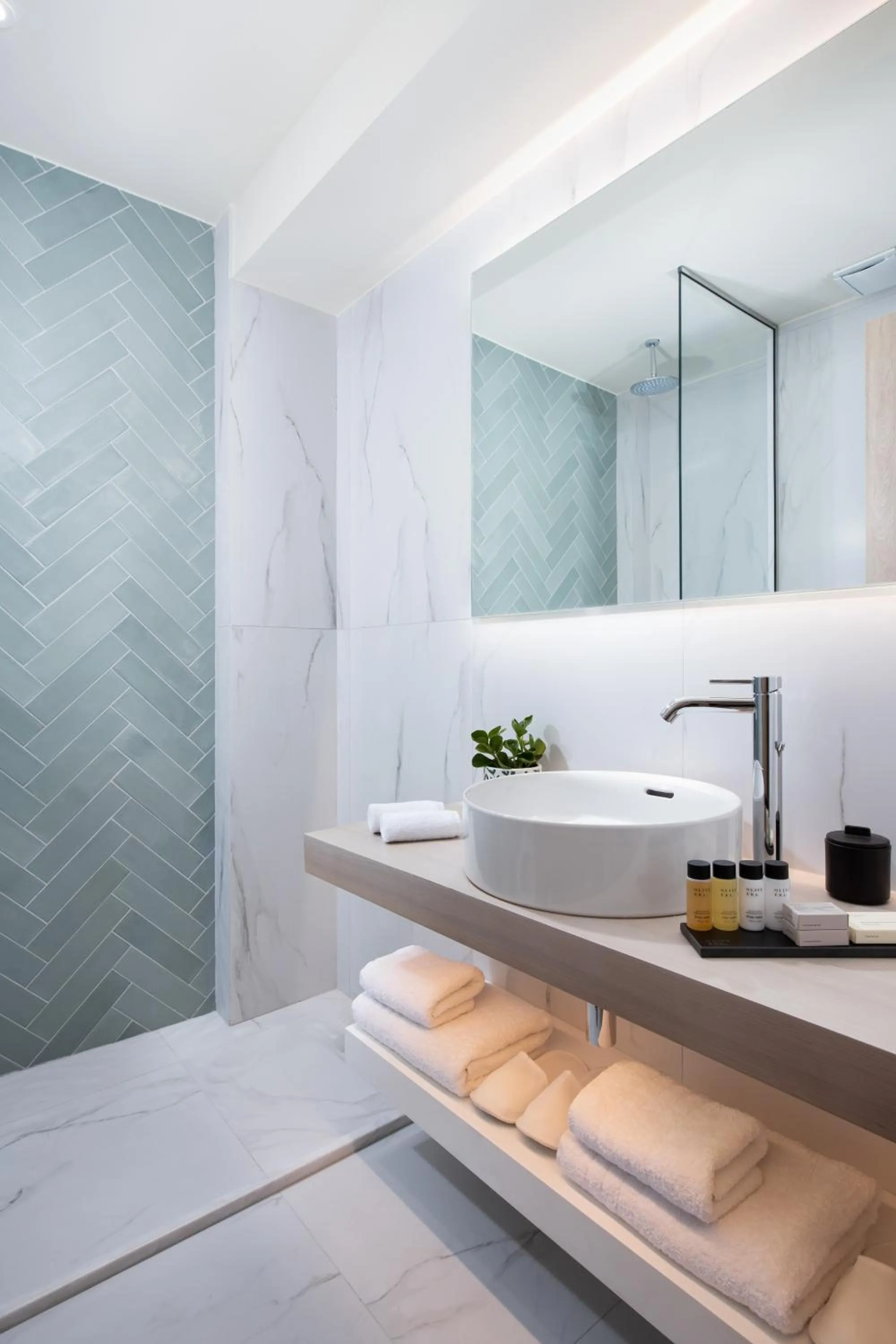 Bathroom in Epoch House & The Orange Shop - Adults Only