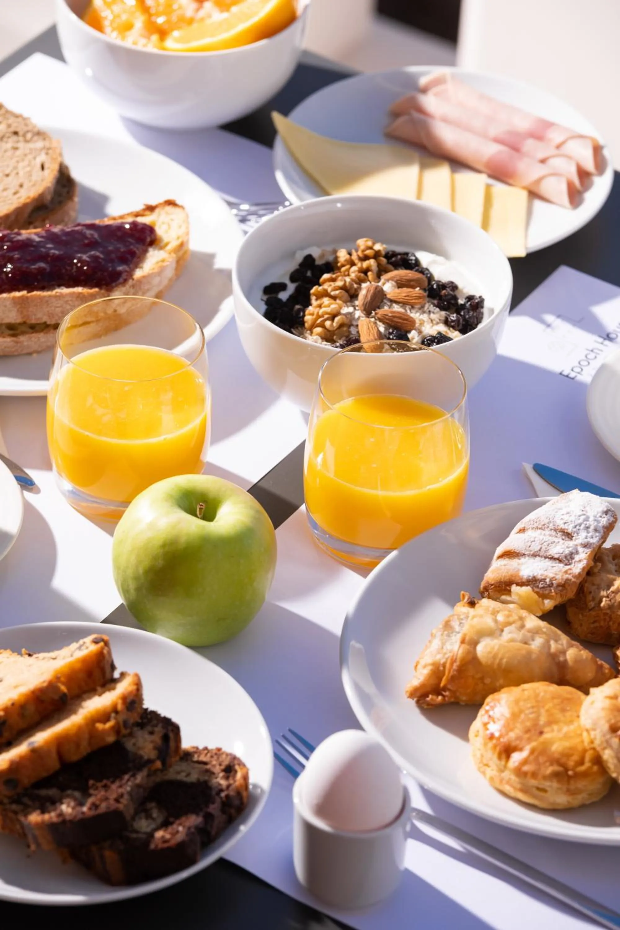 Food and drinks in Epoch House & The Orange Shop - Adults Only