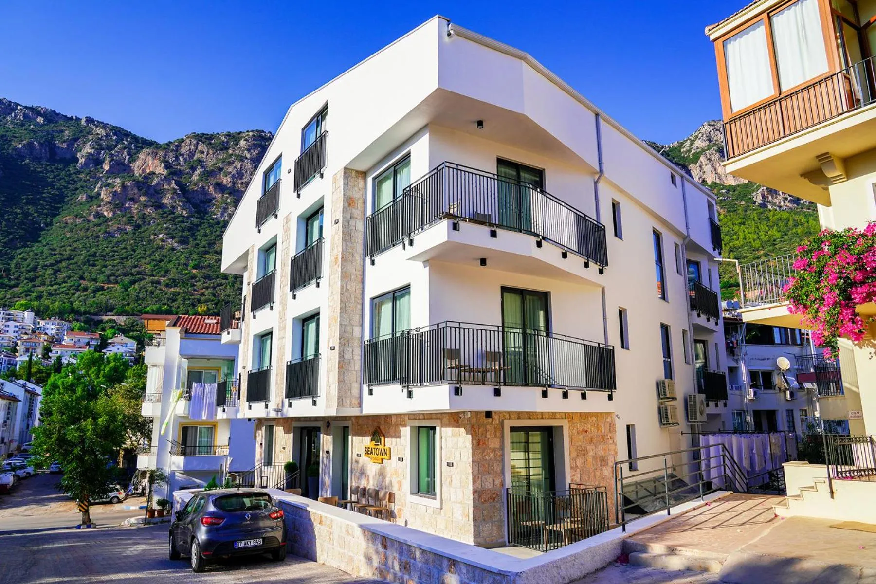 Property building in SeaTown Hotel