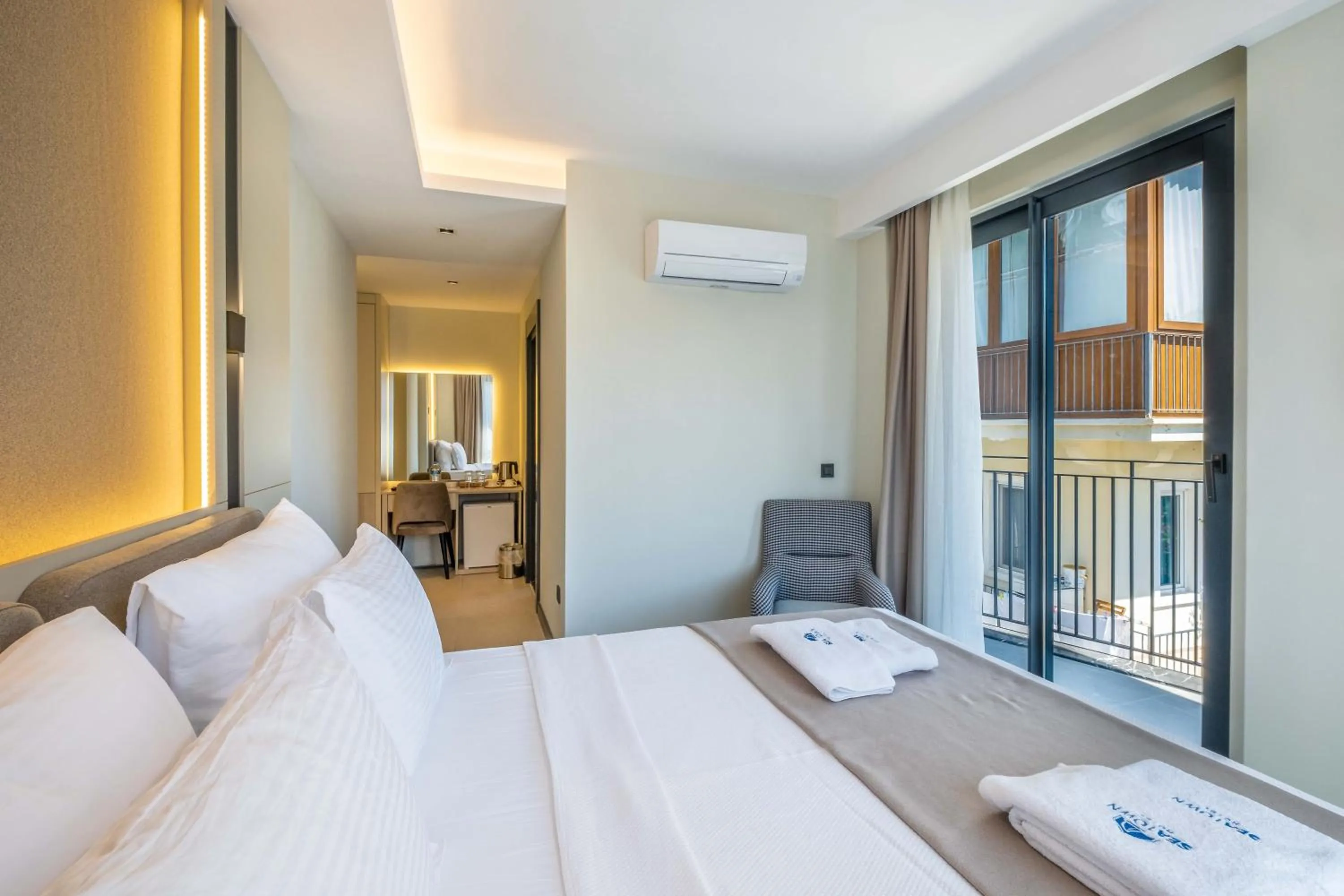 Bed in SeaTown Hotel