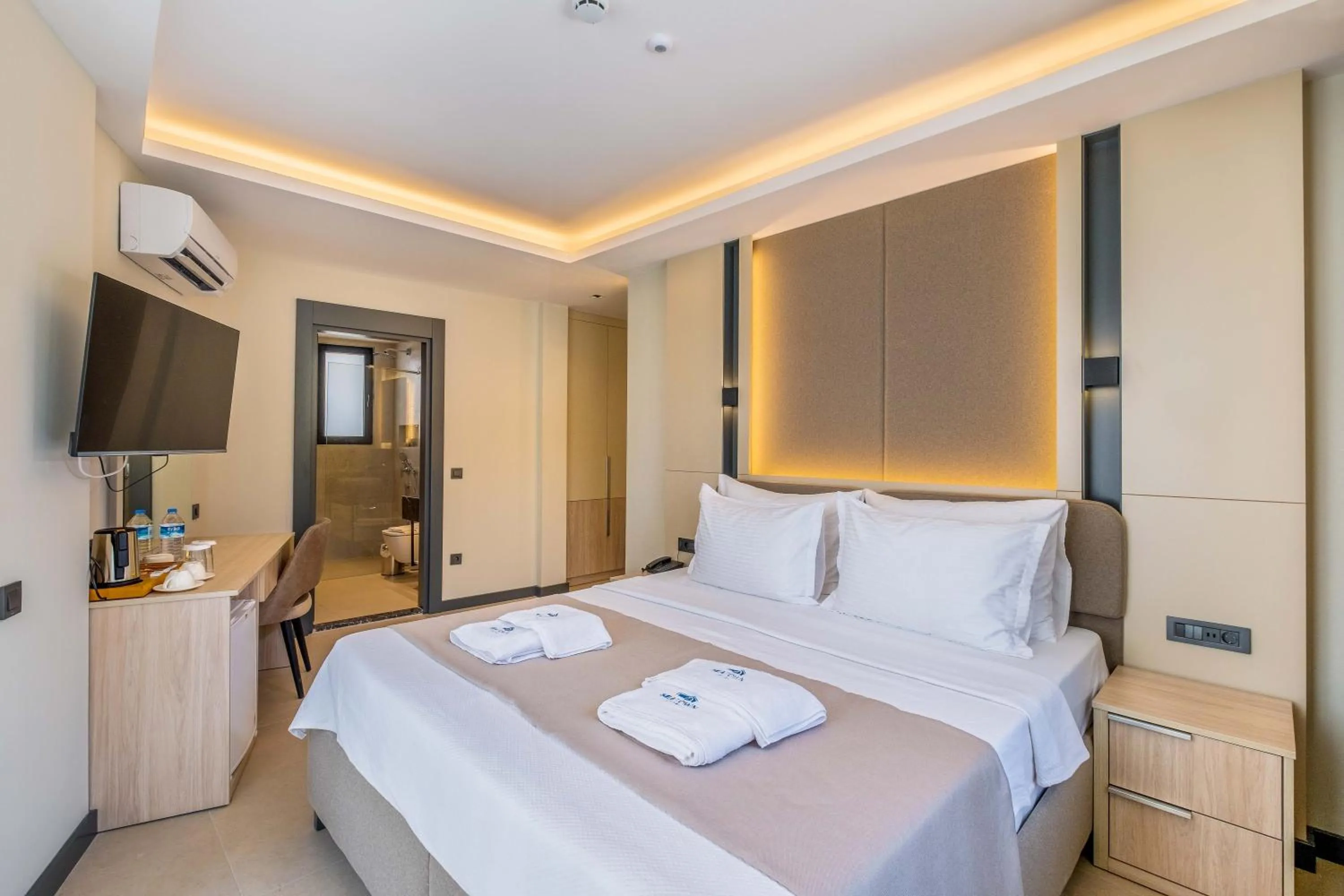 Bed in SeaTown Hotel