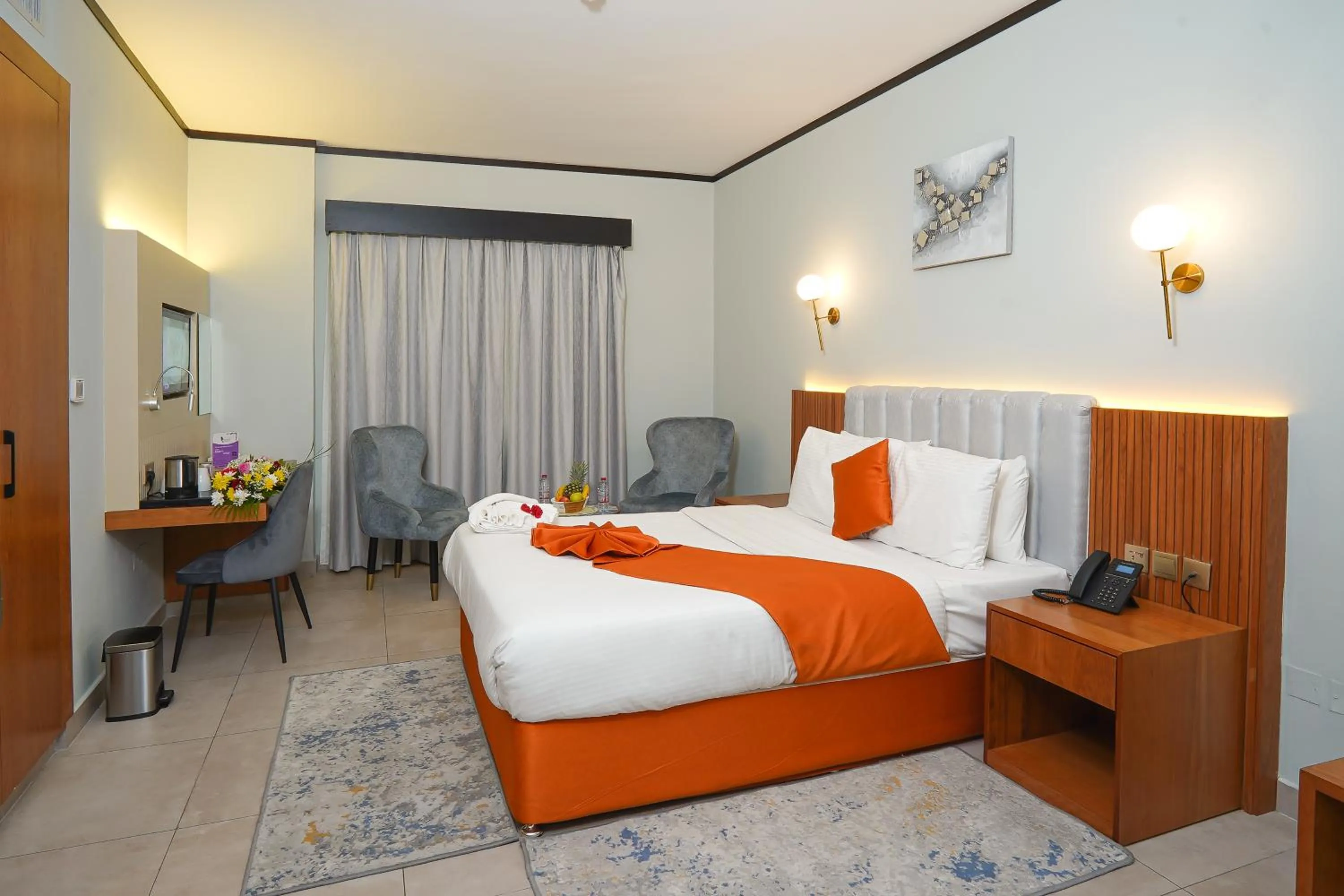 Bedroom, Bed in Concorde Palace Hotel