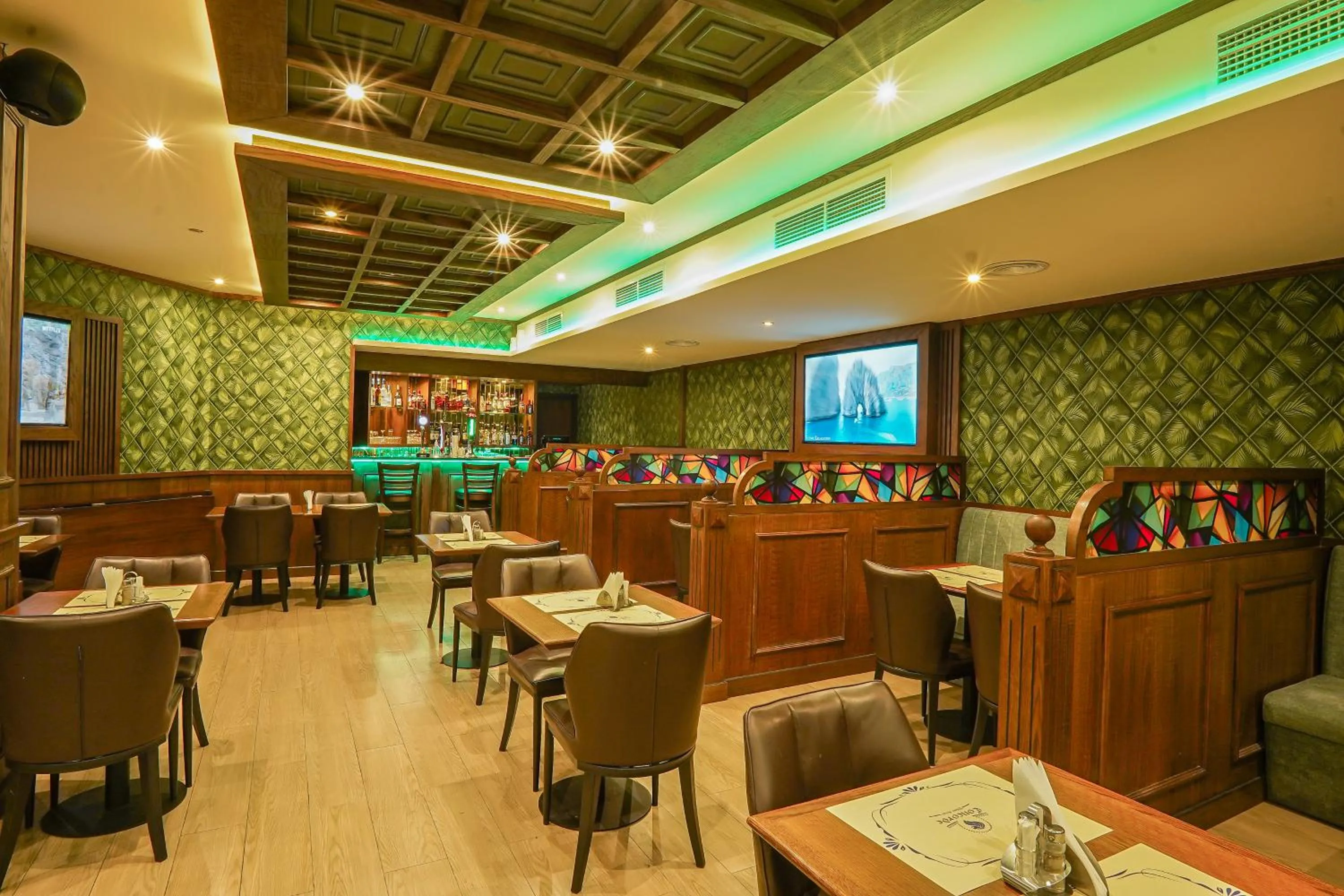 Restaurant/places to eat in Concorde Palace Hotel