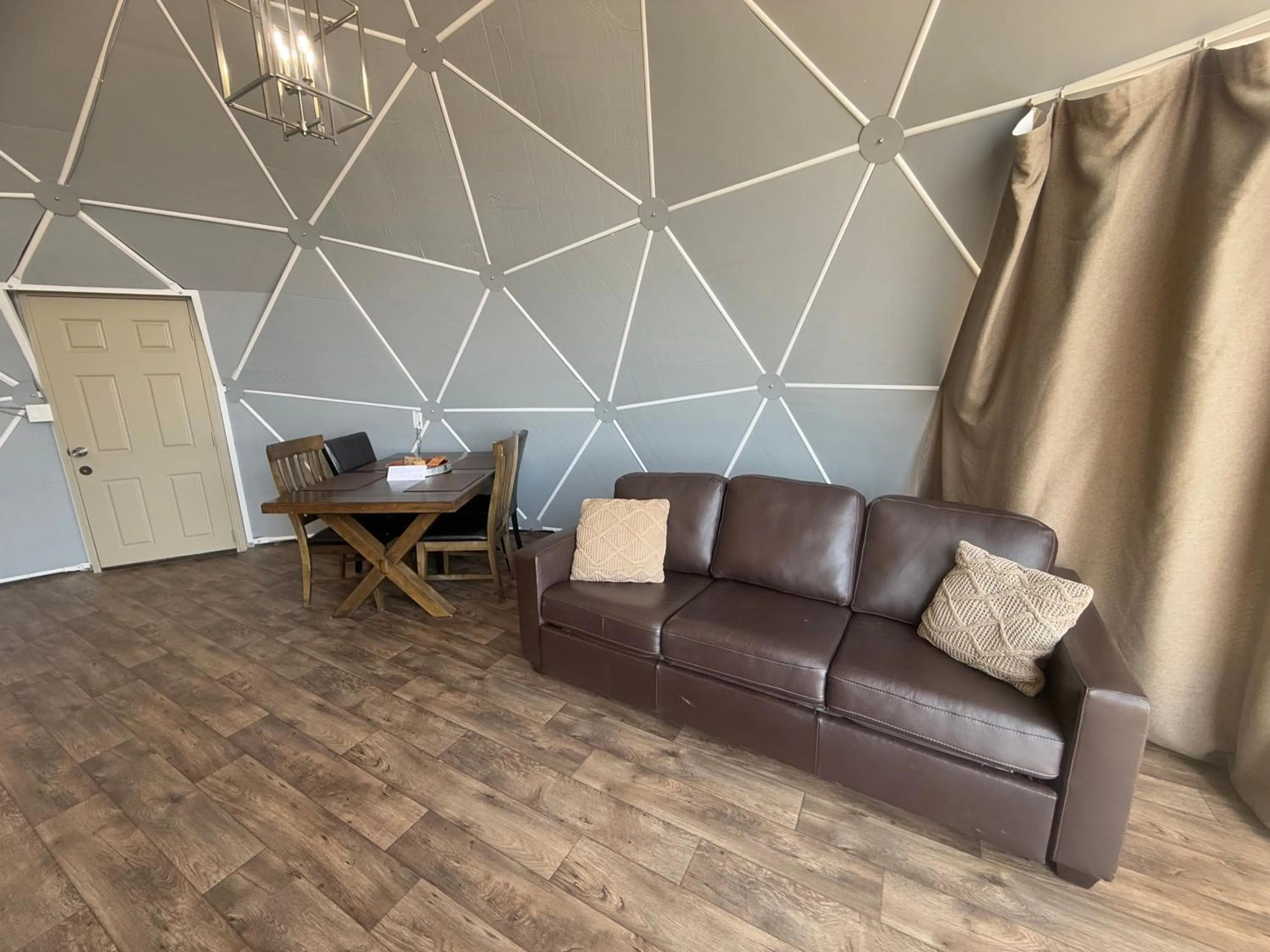 Living room in Bryce Glamp And Camp