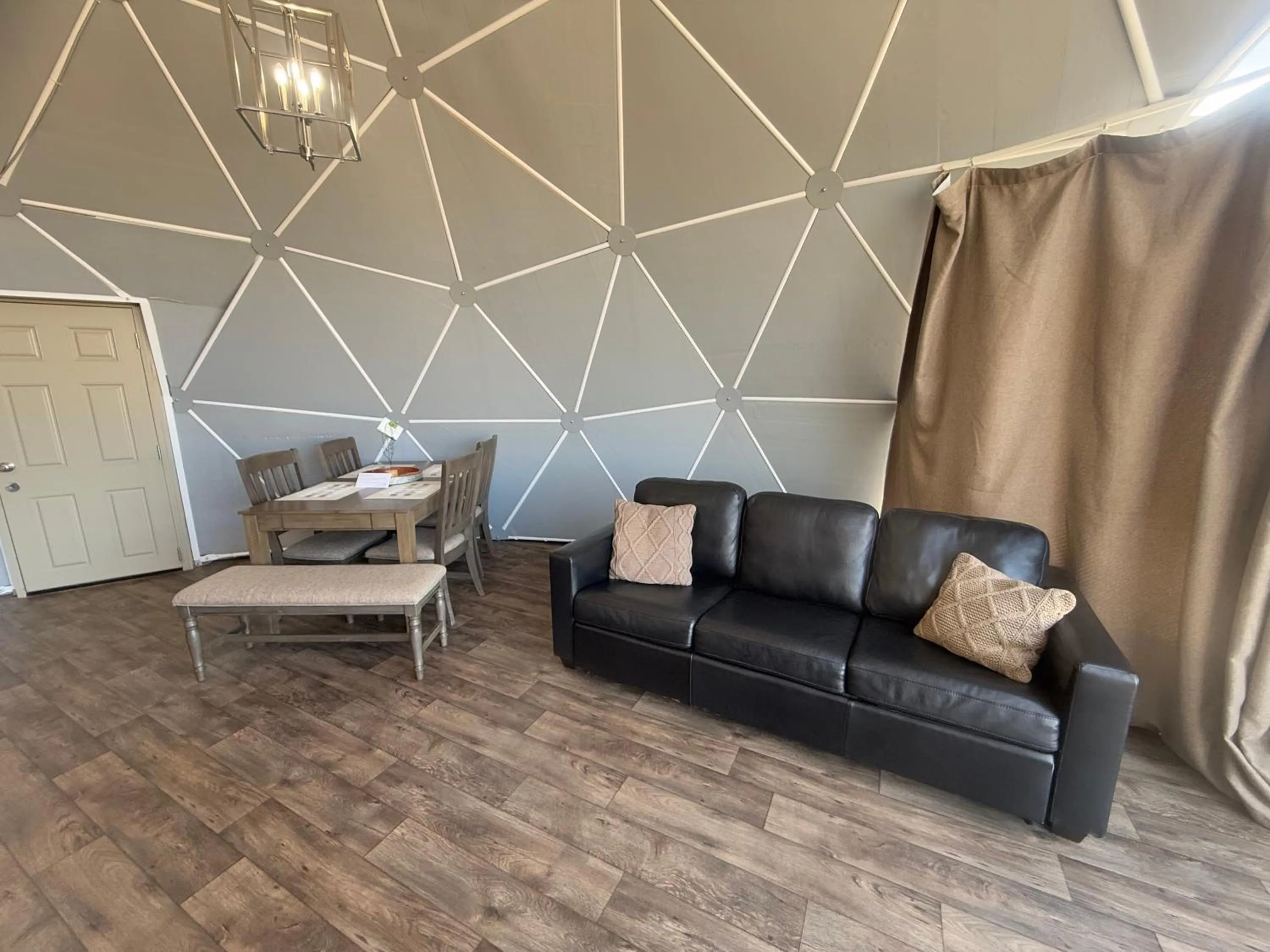 Living room in Bryce Glamp And Camp