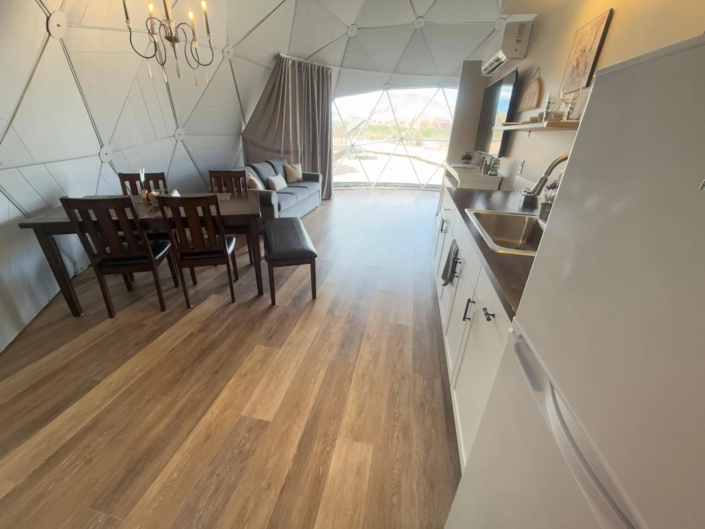 Kitchen or kitchenette in Bryce Glamp And Camp