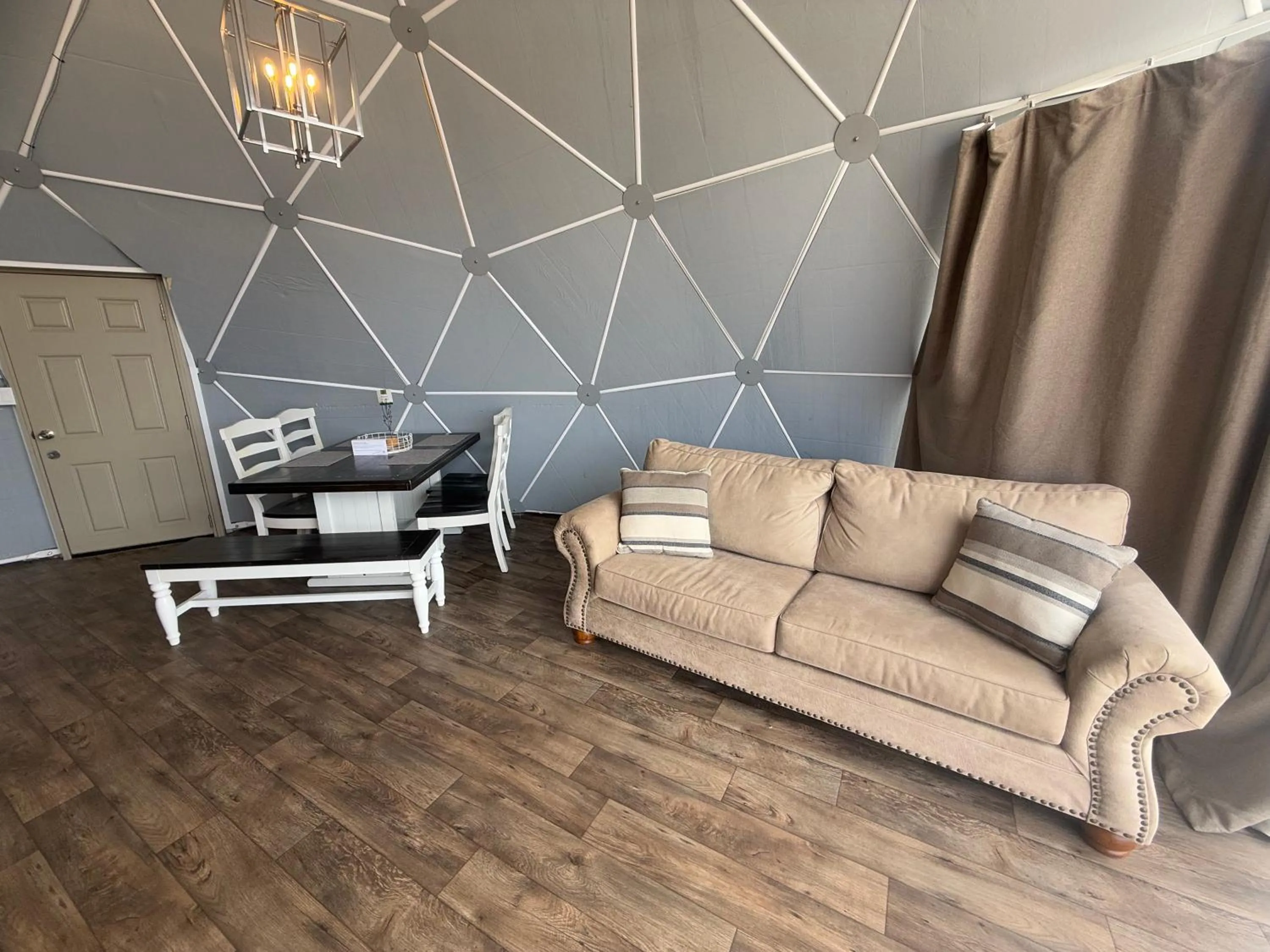 Living room in Bryce Glamp And Camp