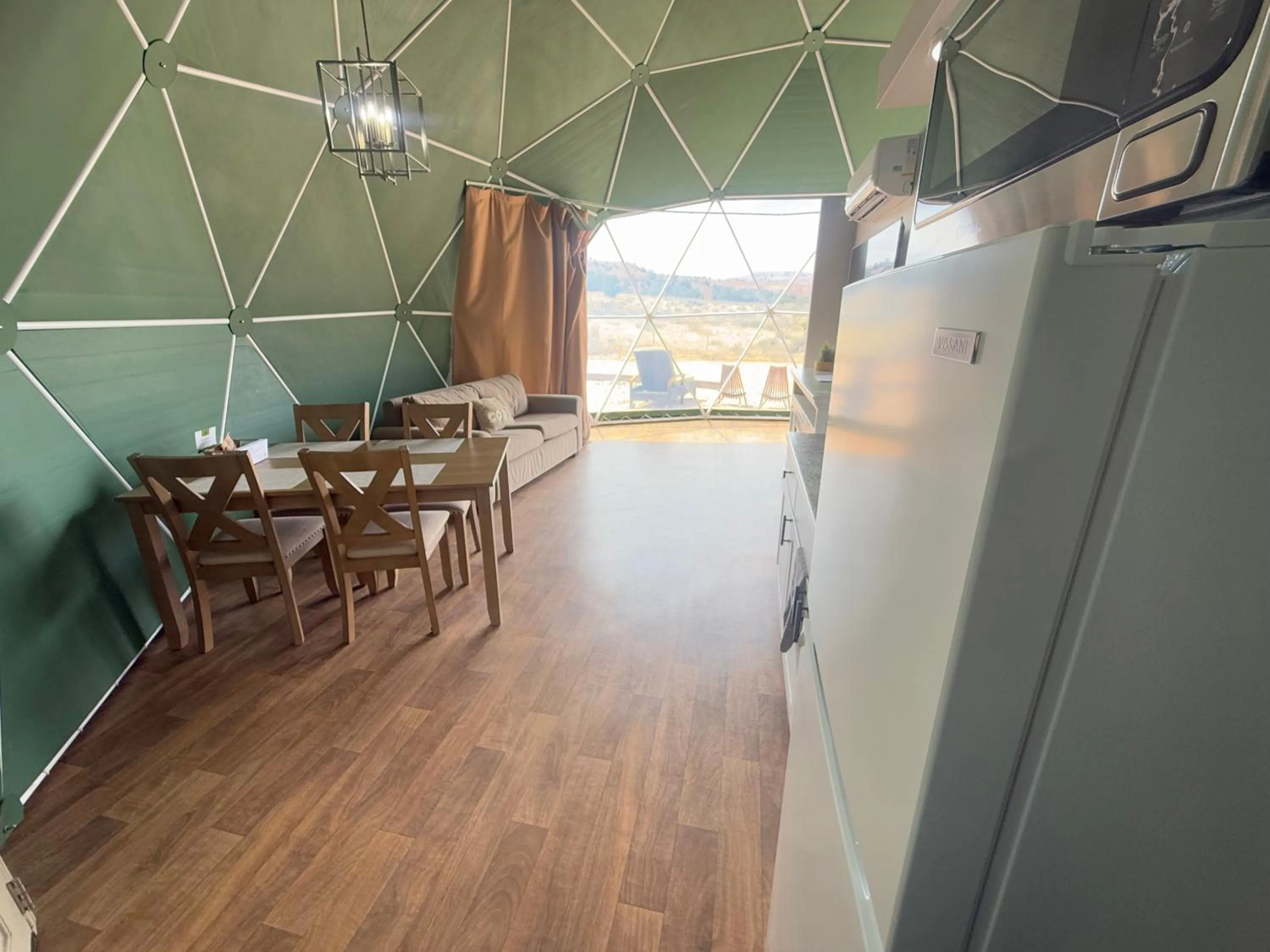 Kitchen or kitchenette in Bryce Glamp And Camp