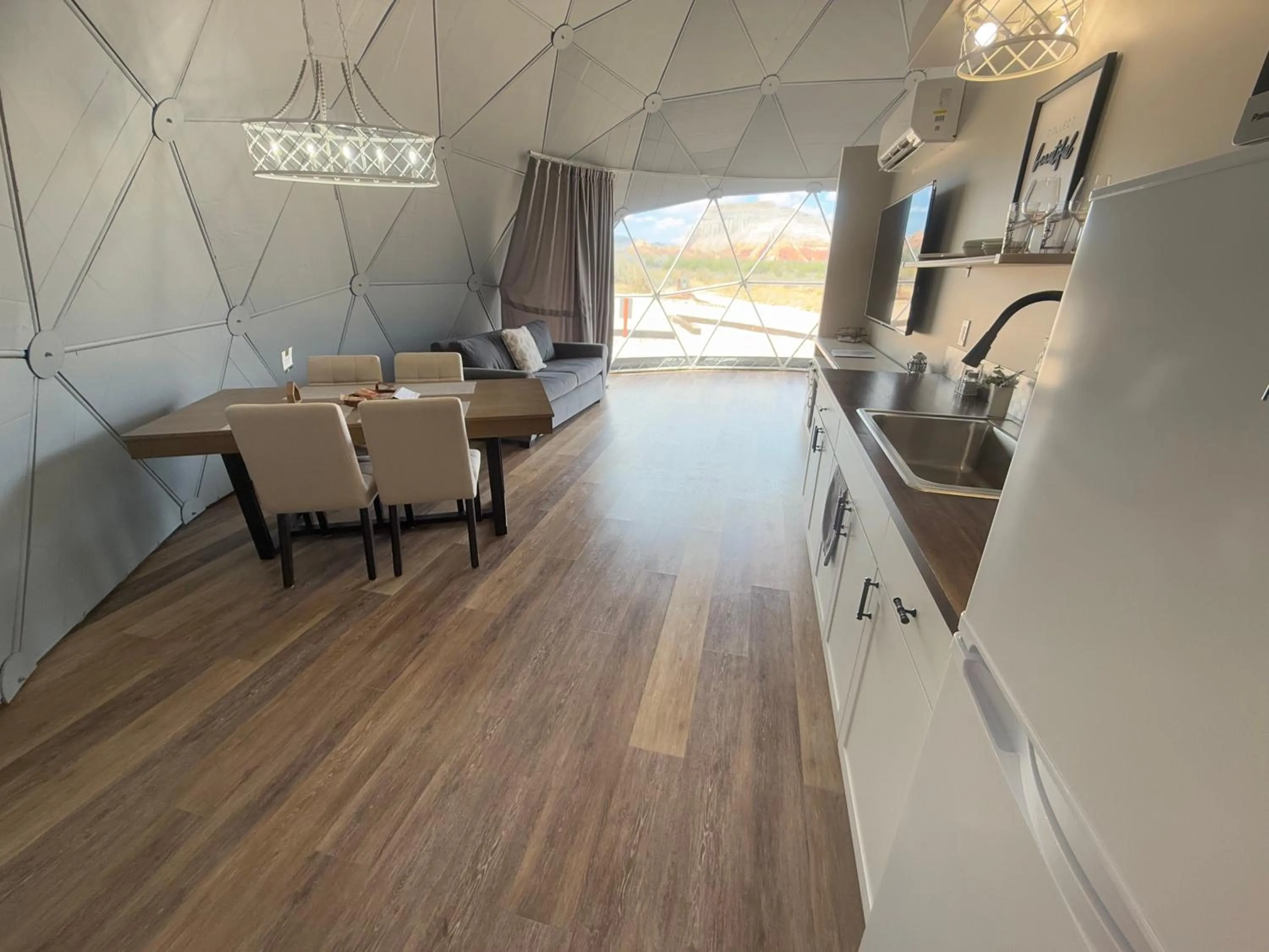 Kitchen or kitchenette in Bryce Glamp And Camp