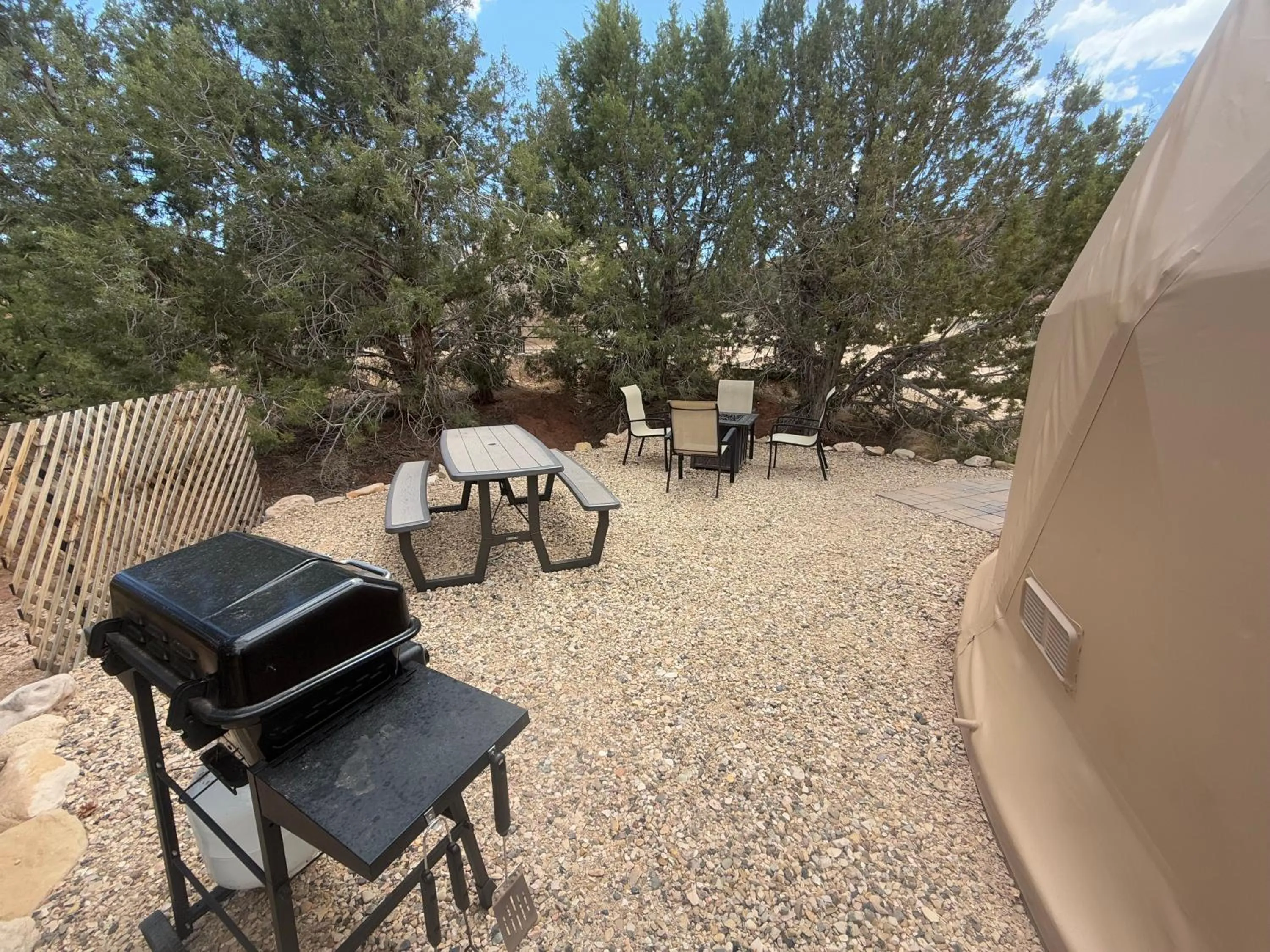 Patio in Bryce Glamp And Camp